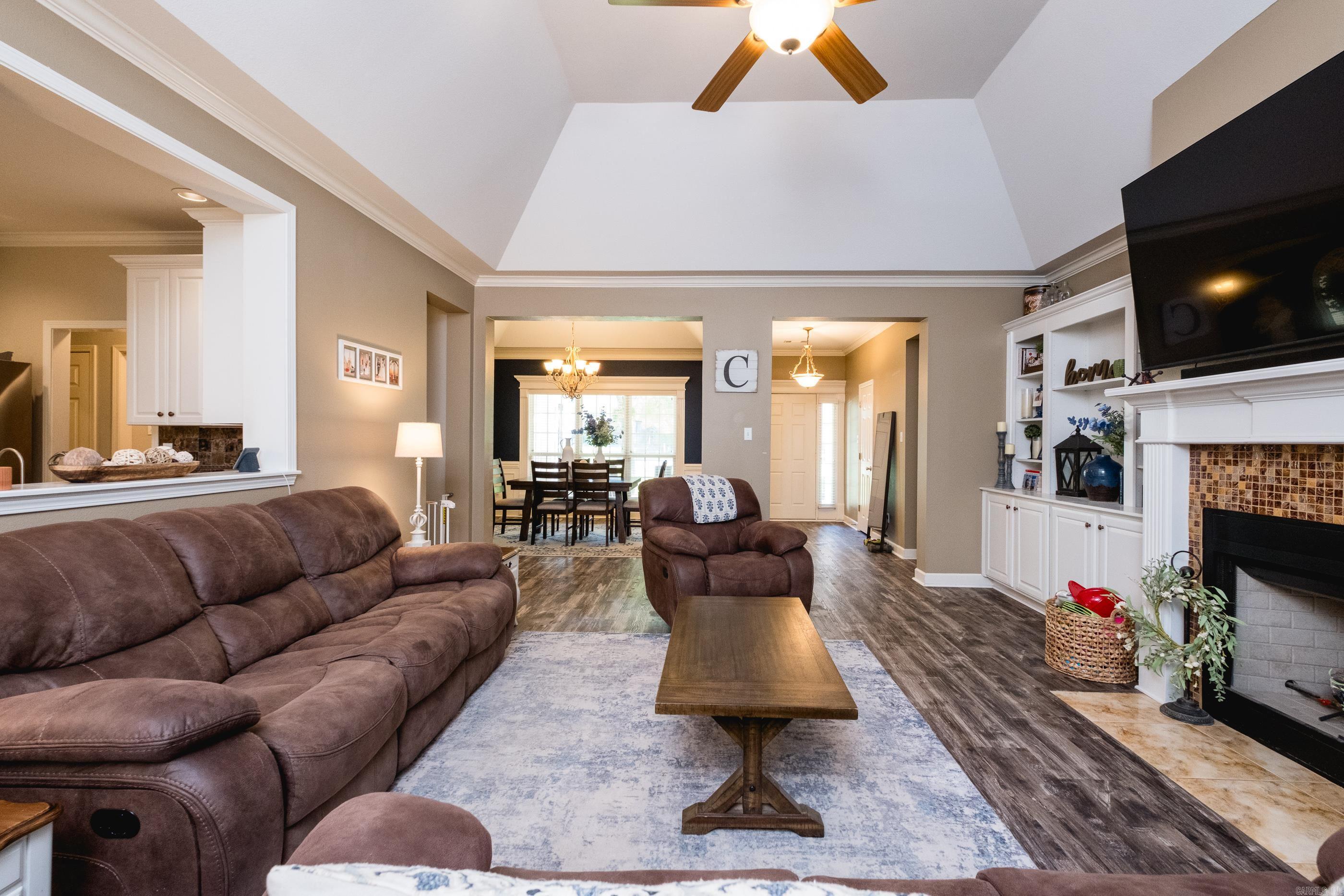 12607 Meadows Edge