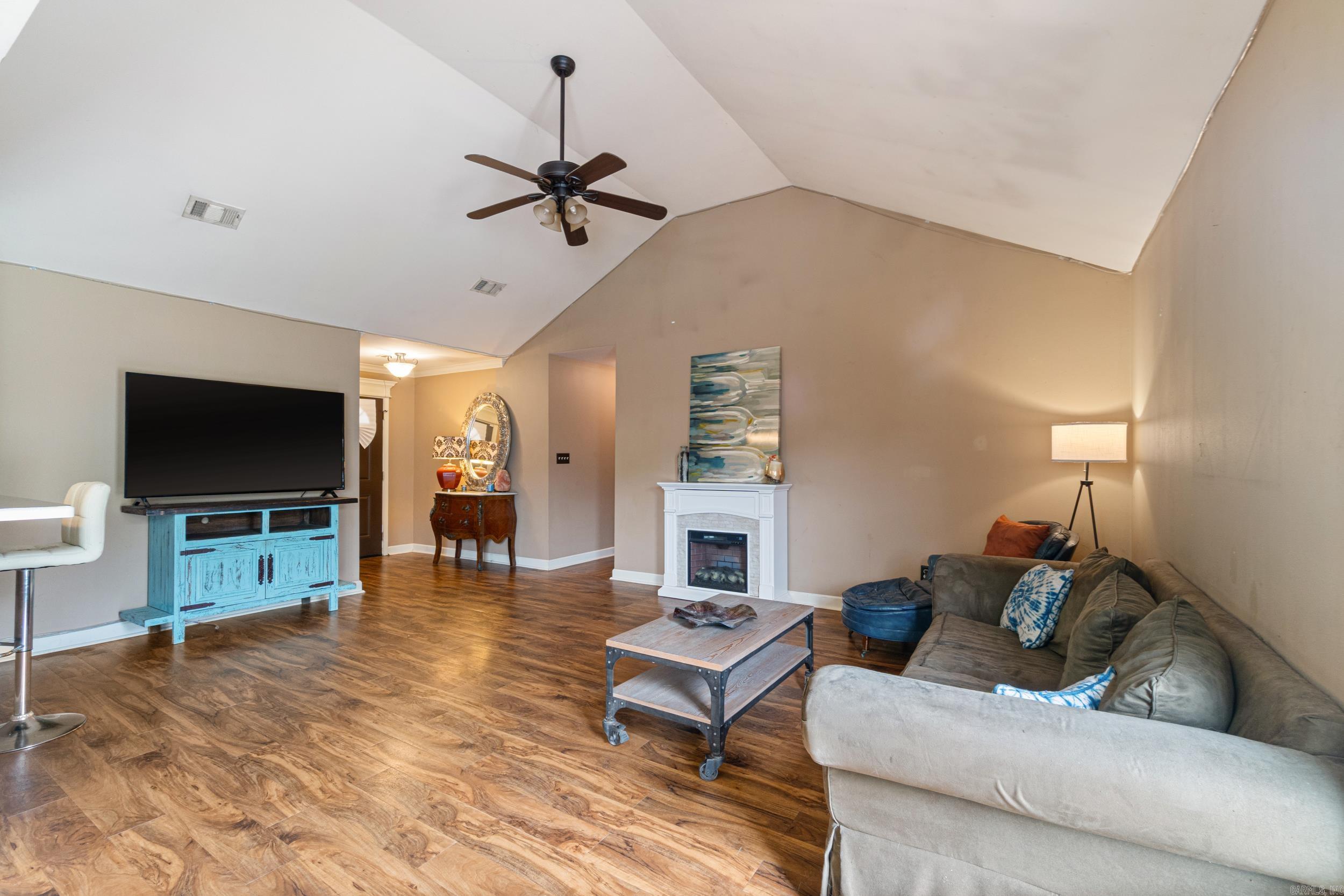 1641 White Oak Circle