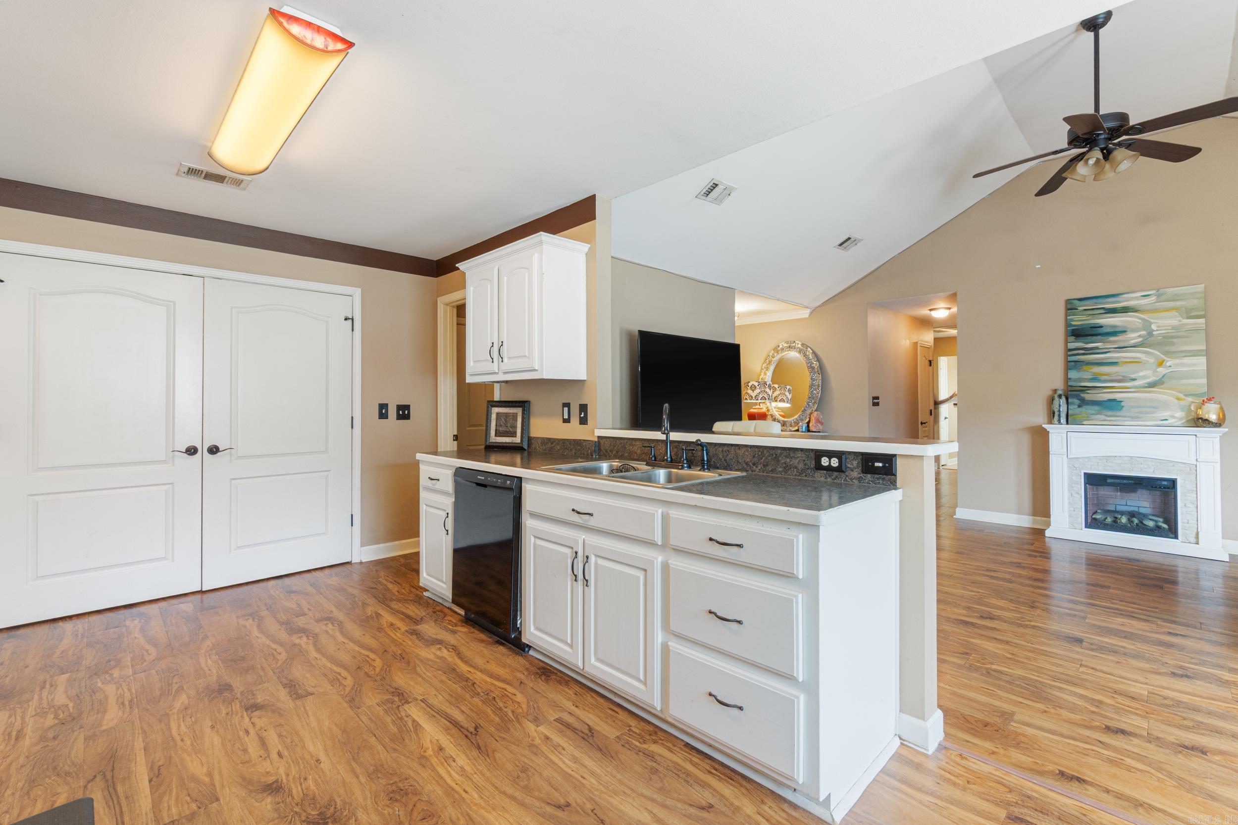 1641 White Oak Circle