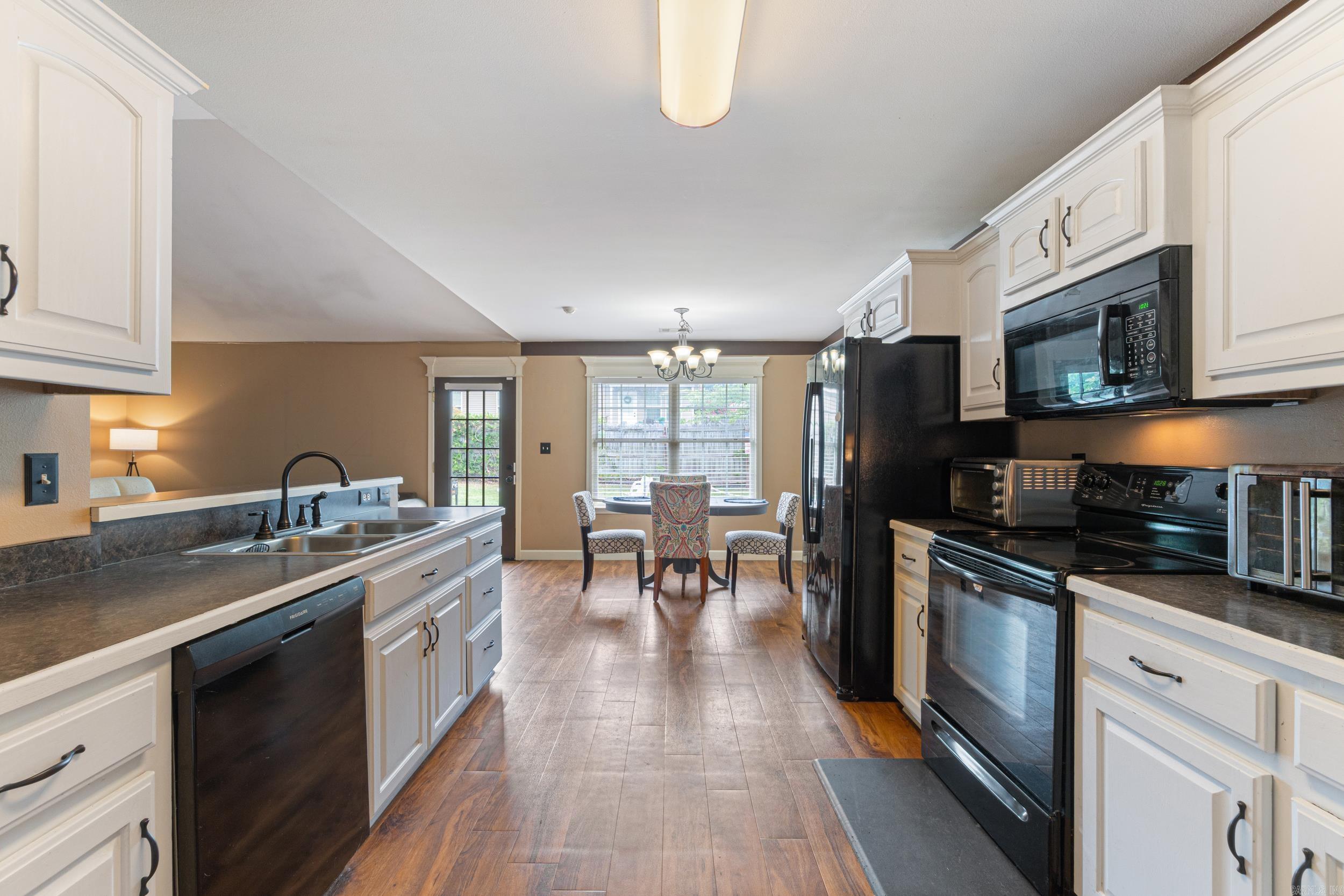 1641 White Oak Circle