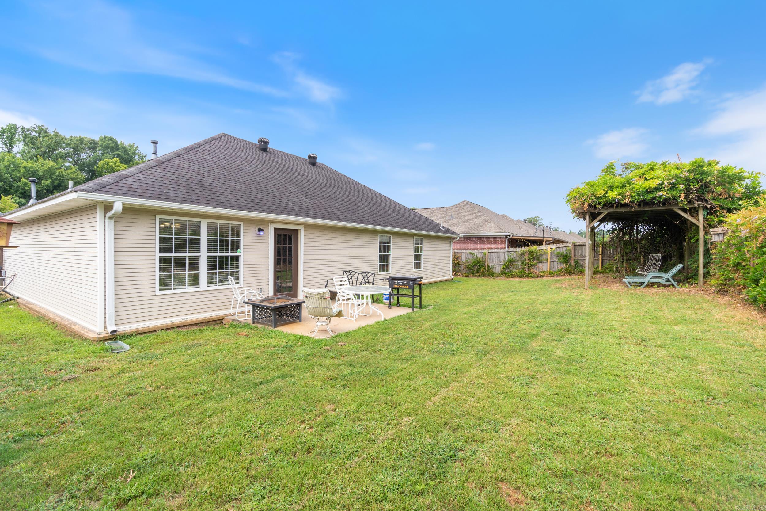 1641 White Oak Circle