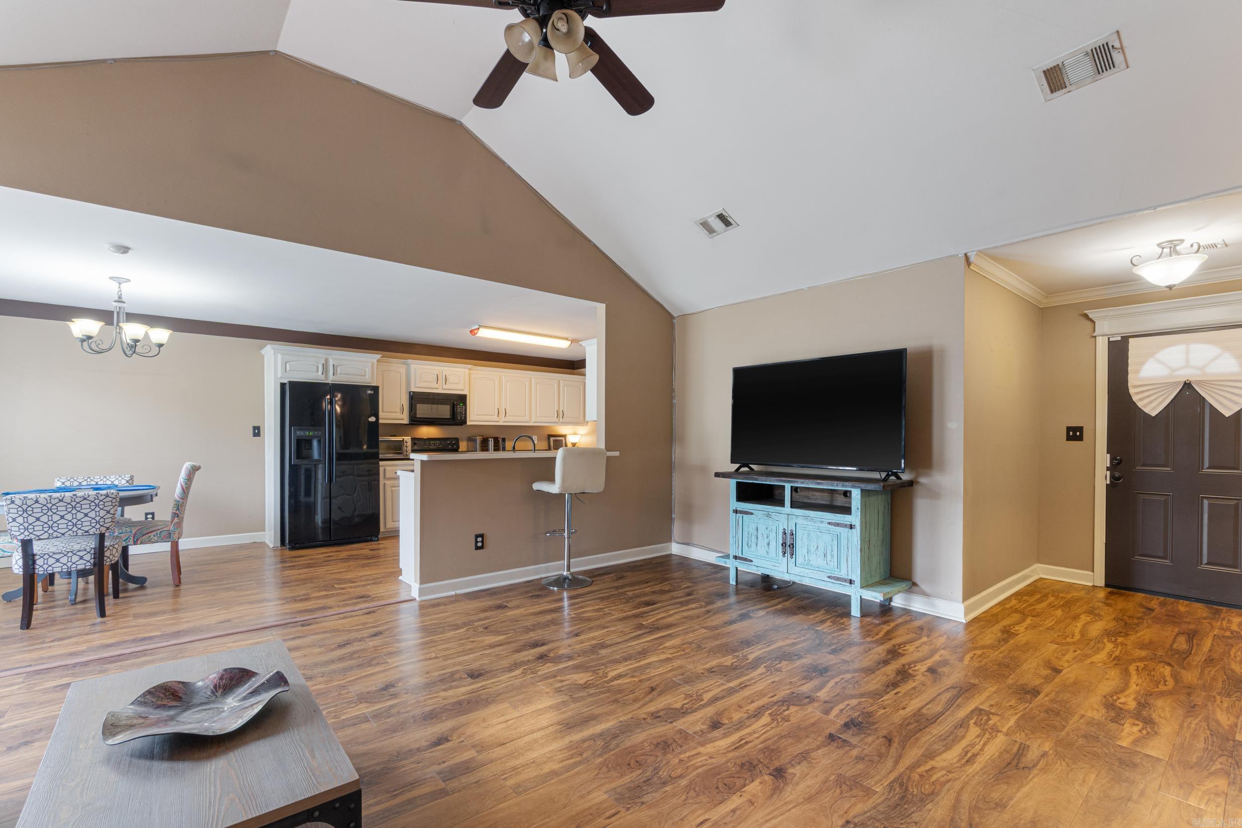 1641 White Oak Circle