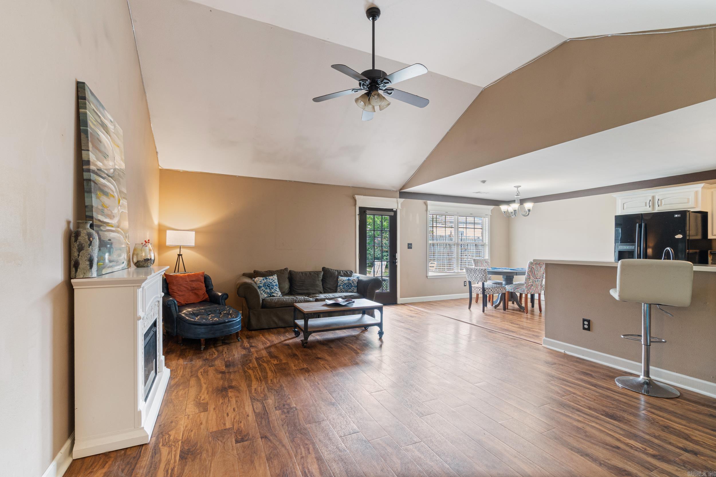 1641 White Oak Circle