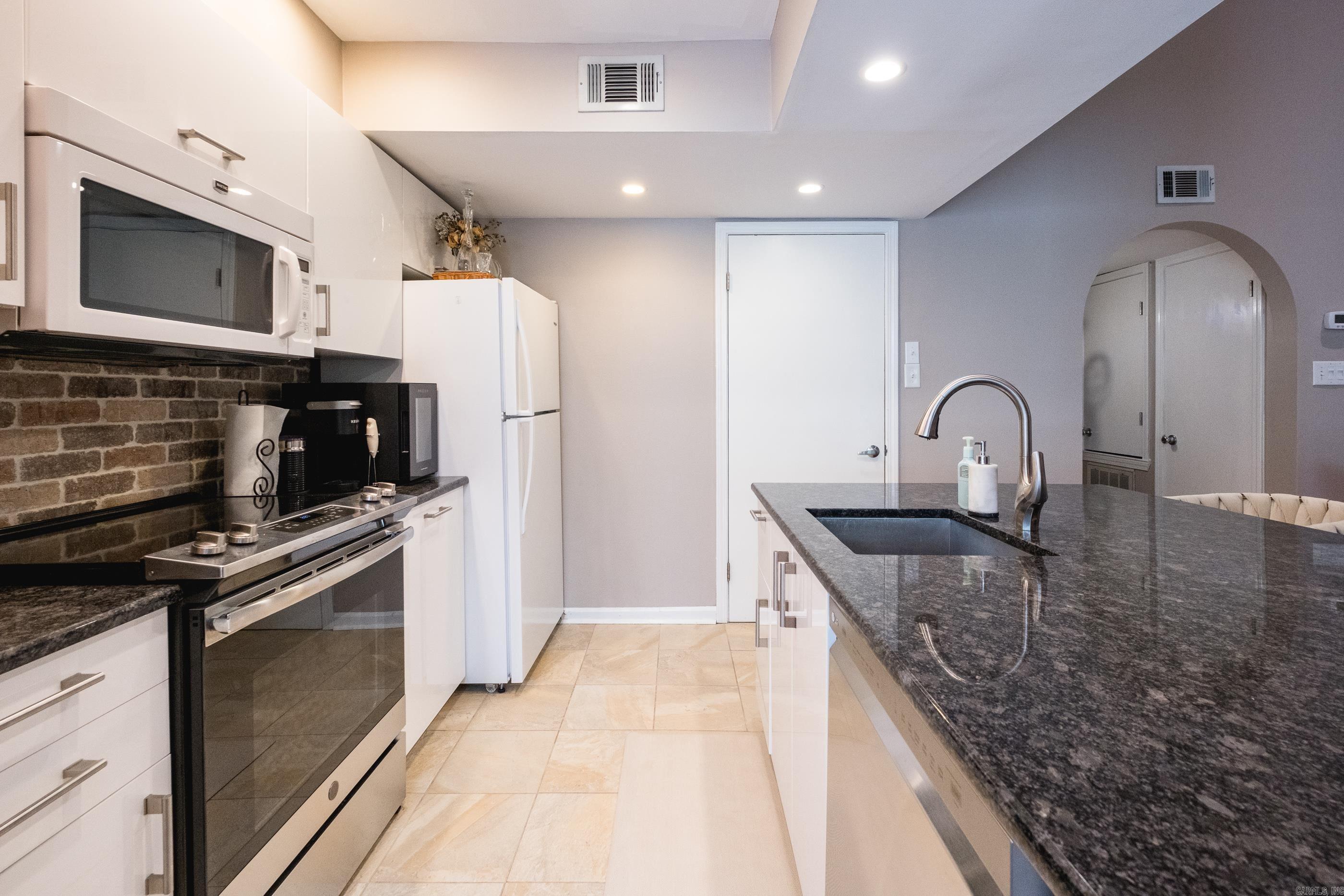 301 Kings Row Drive, 314