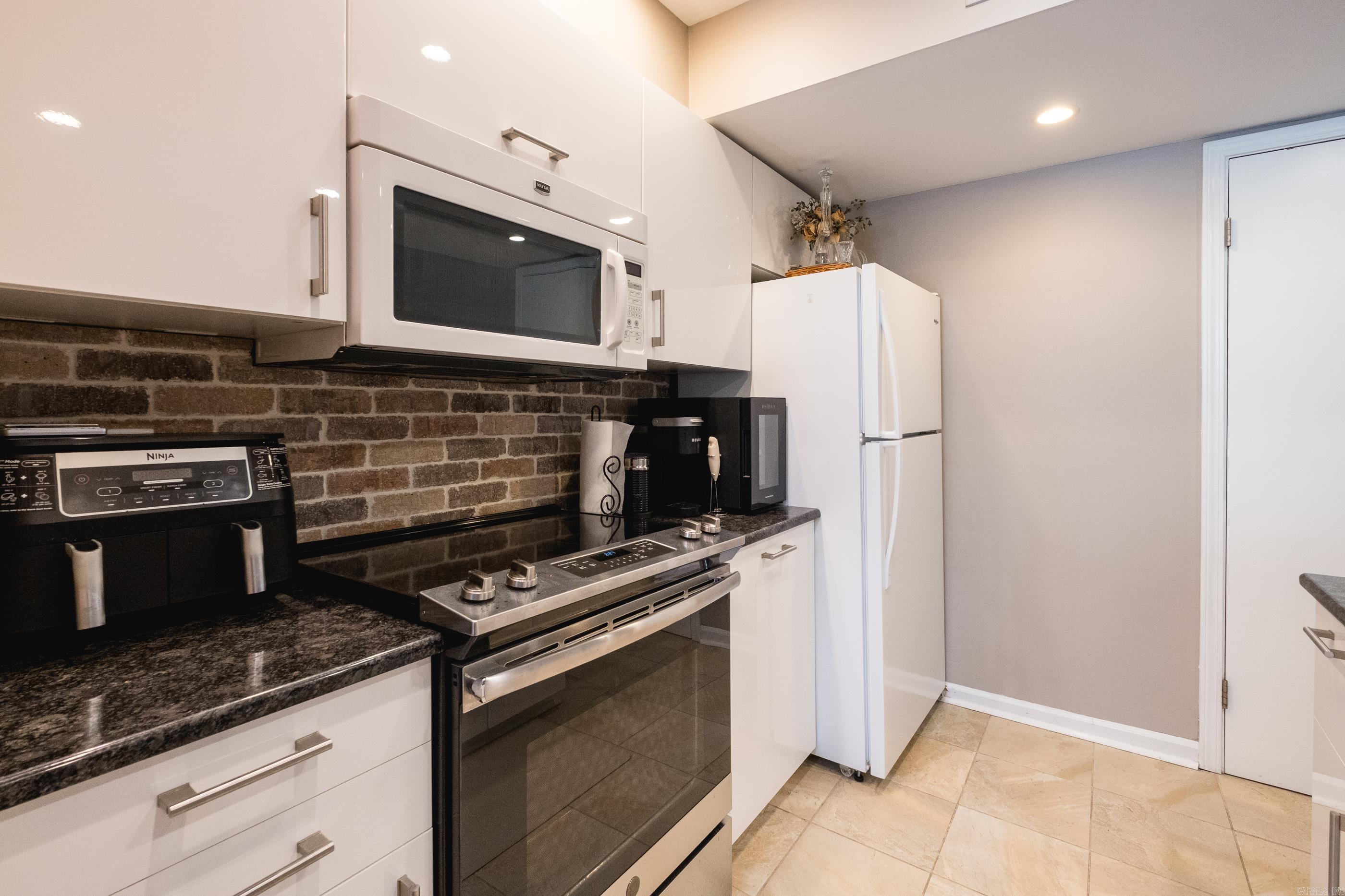 301 Kings Row Drive, 314