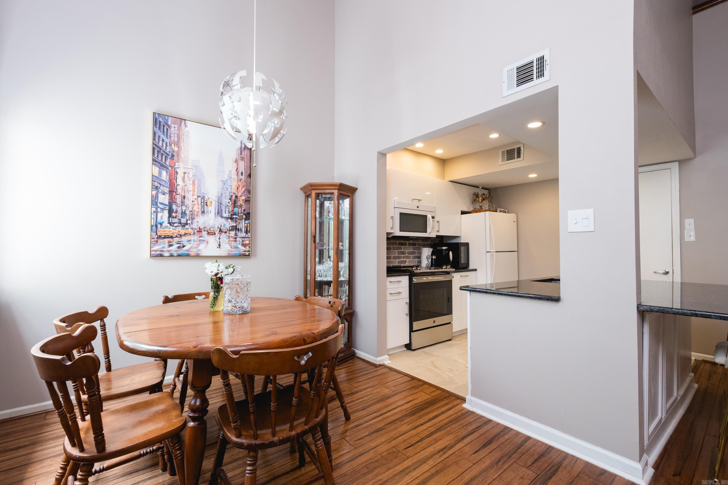 301 Kings Row Drive, 314