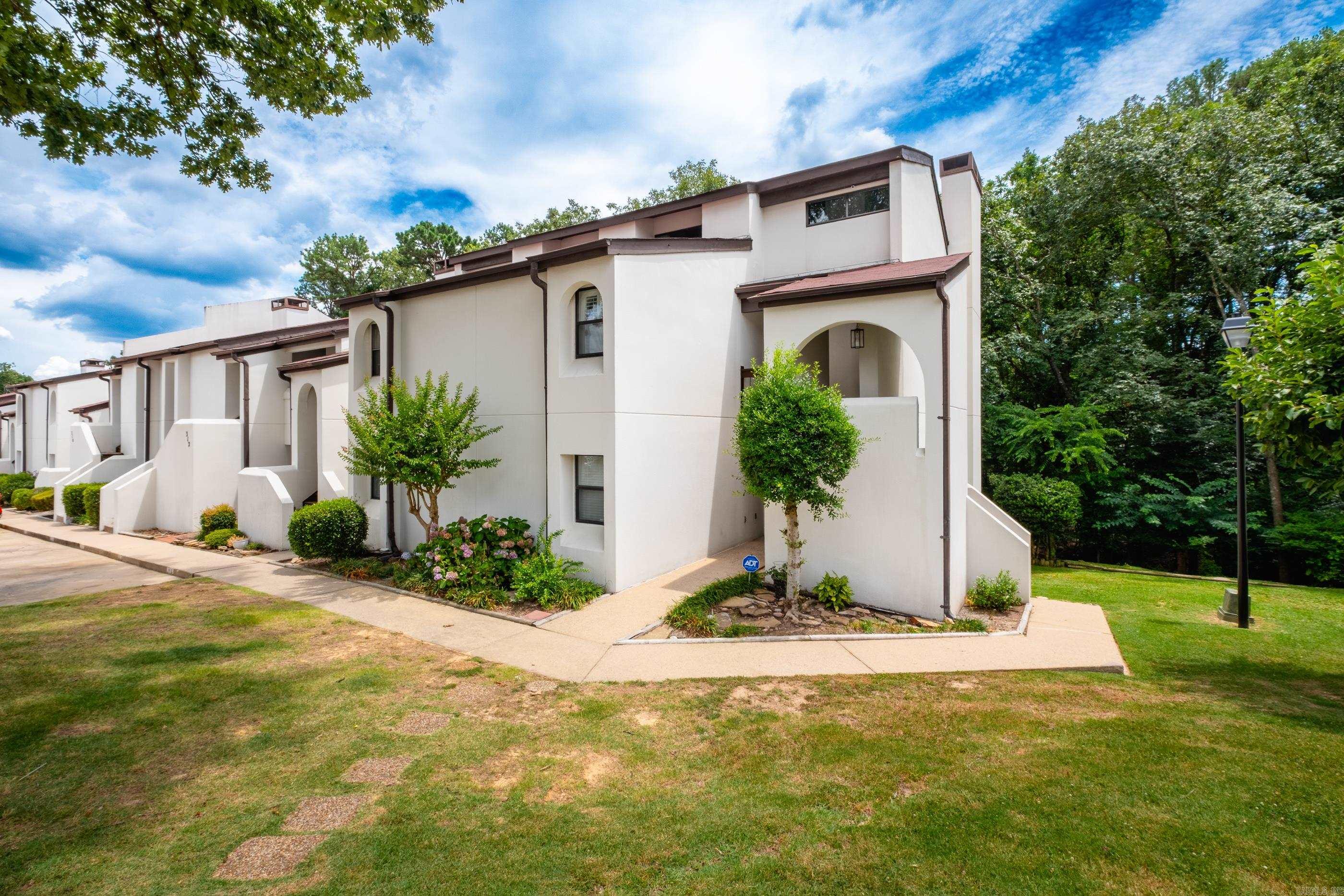 301 Kings Row Drive, 314