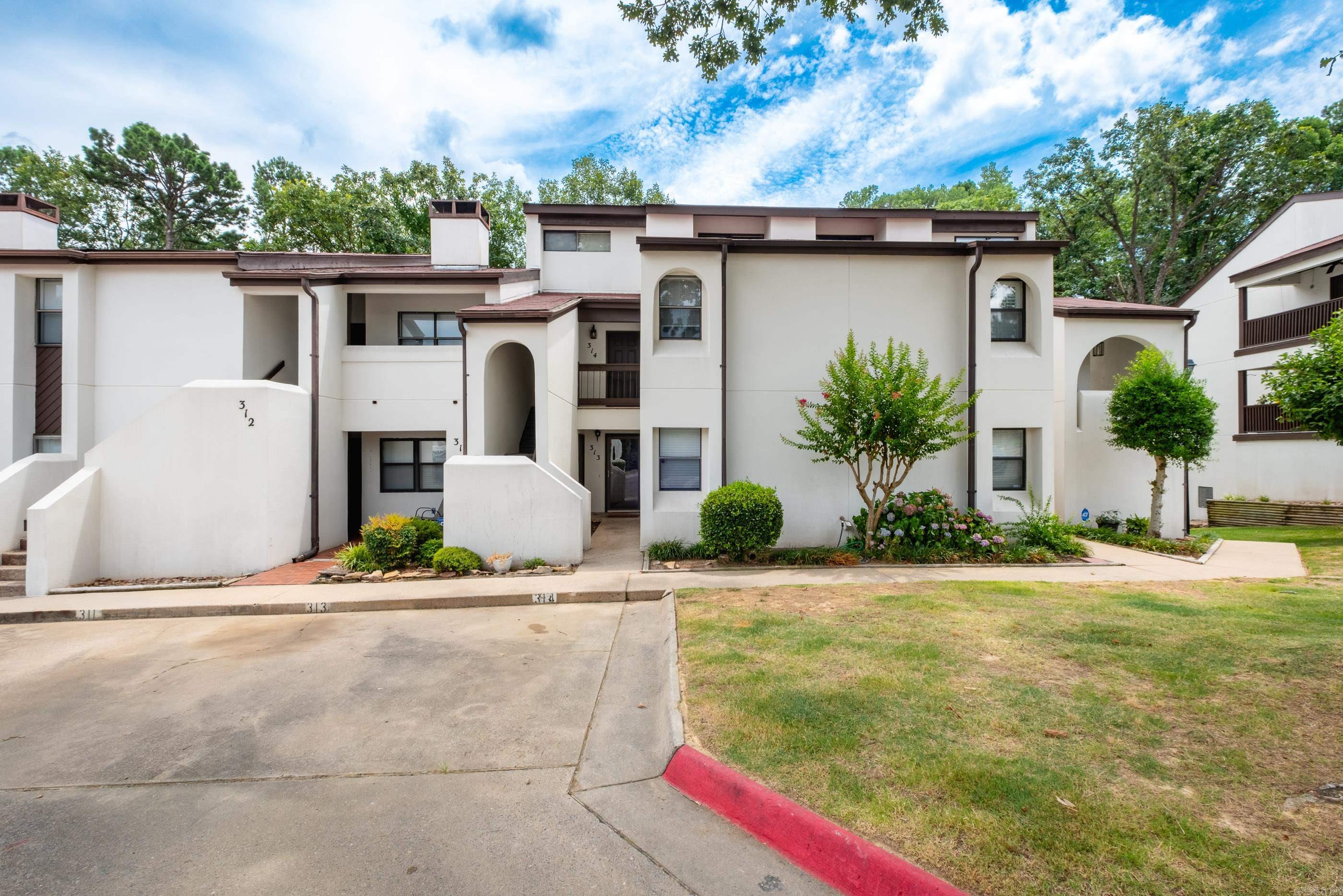 301 Kings Row Drive, 314