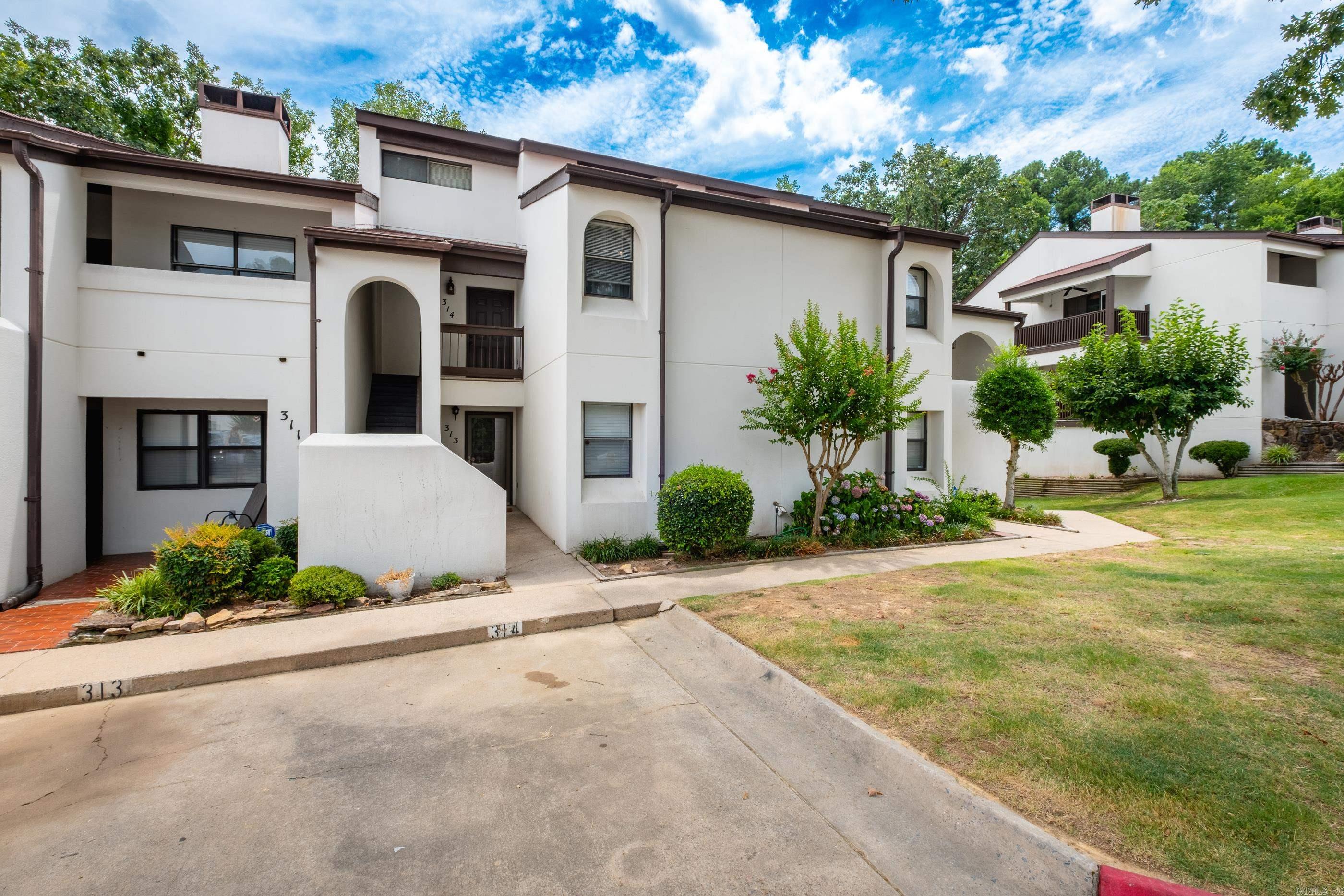 301 Kings Row Drive, 314