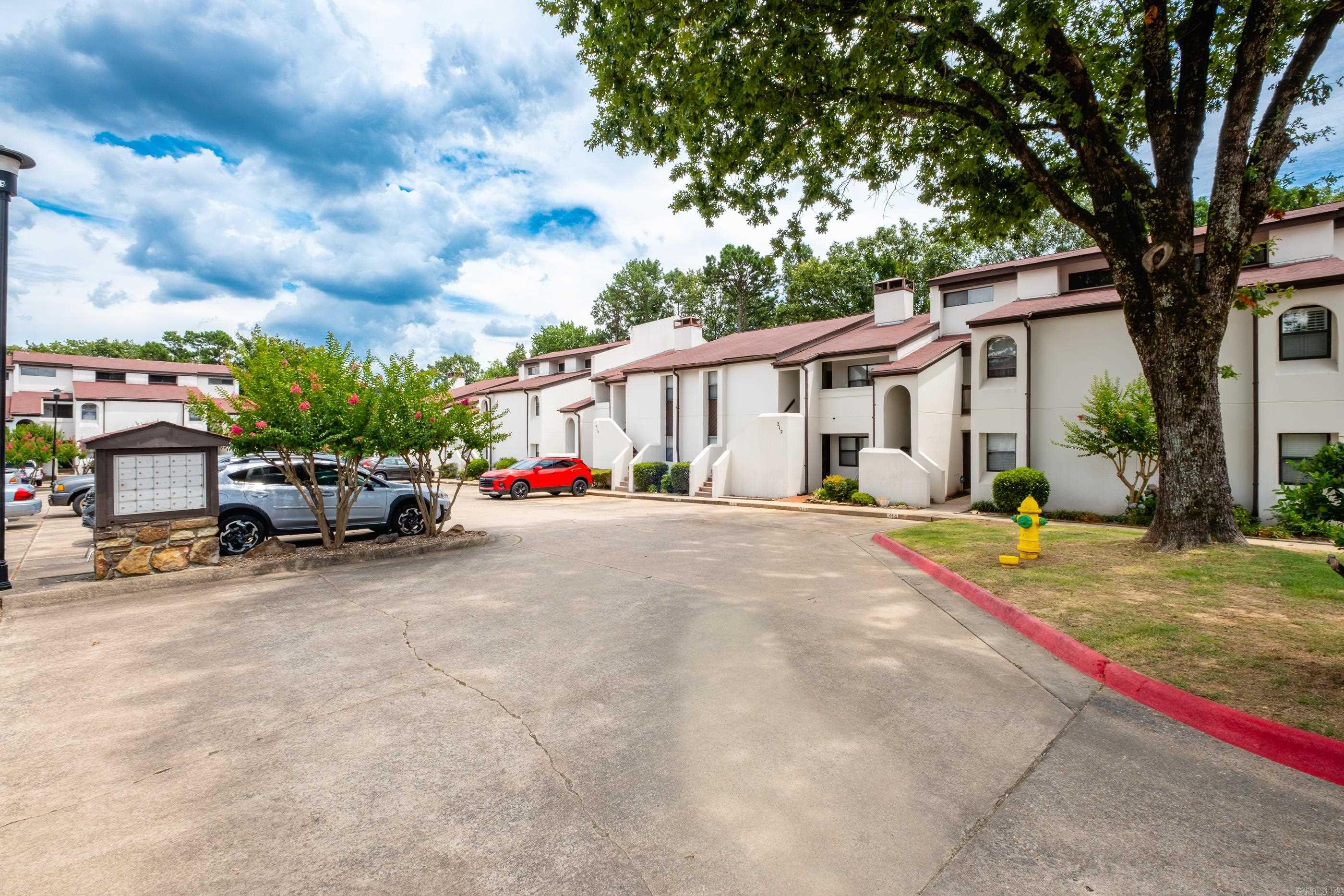 301 Kings Row Drive, 314