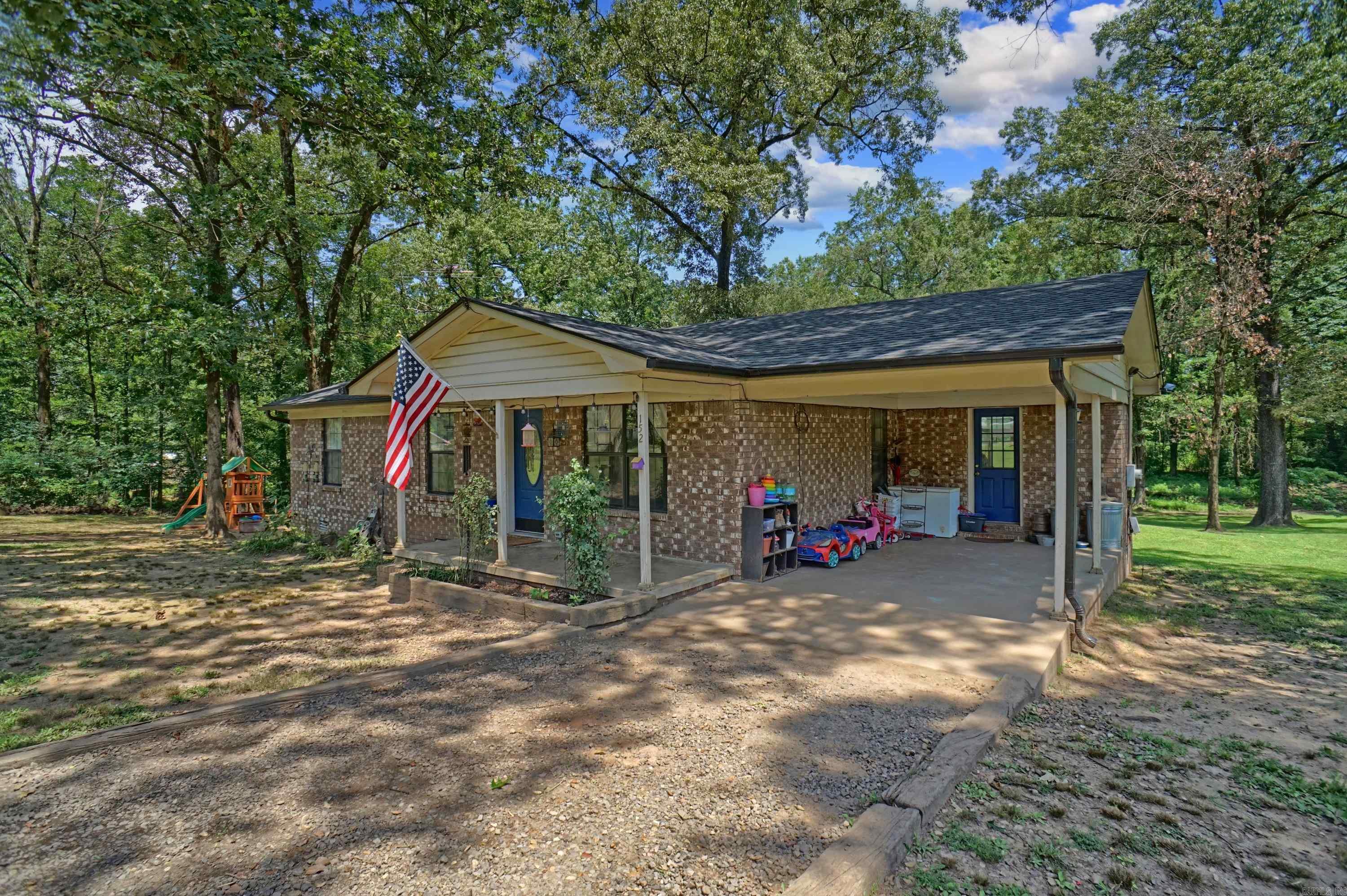 152 Holts Road