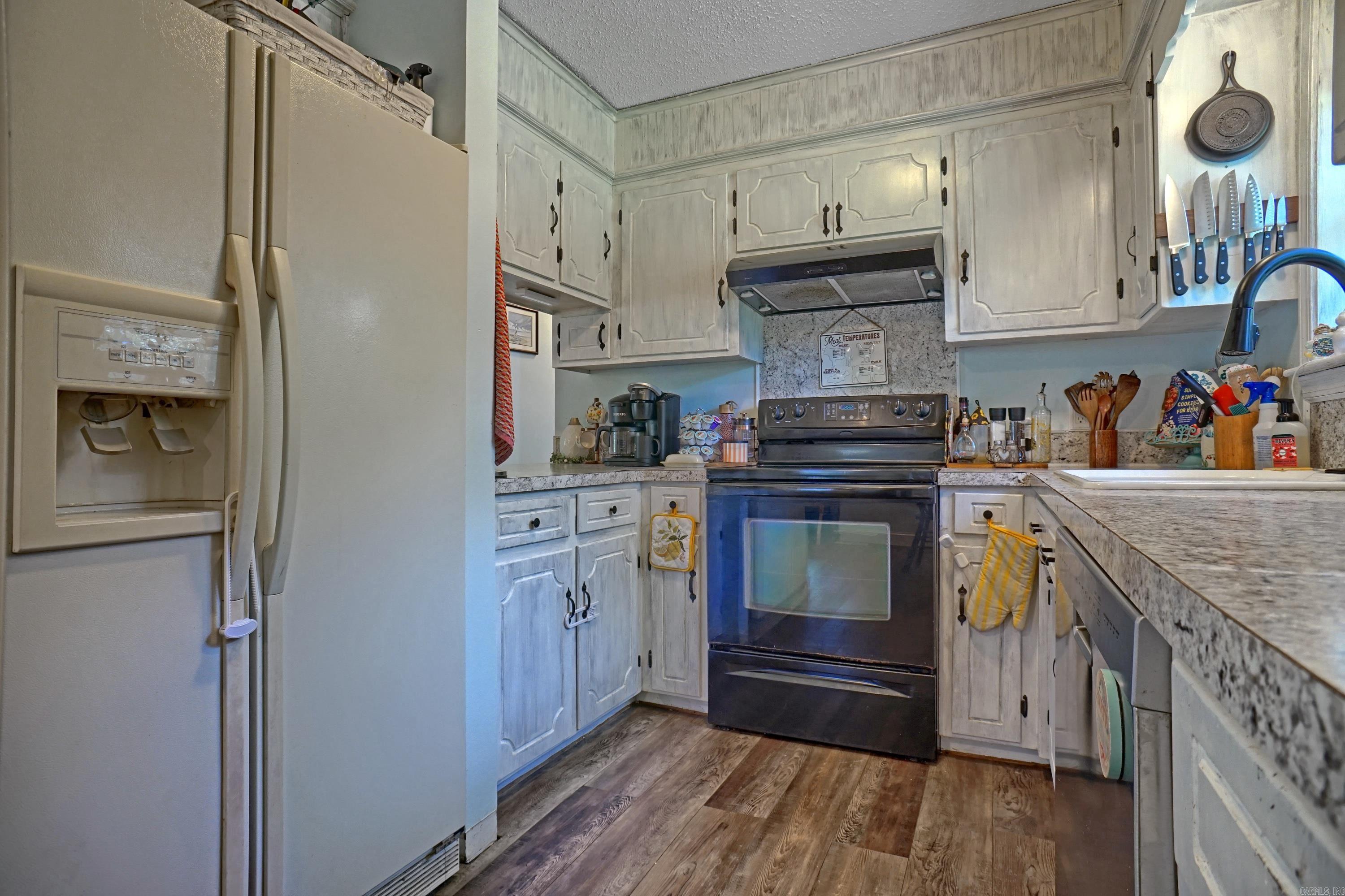 152 Holts Road