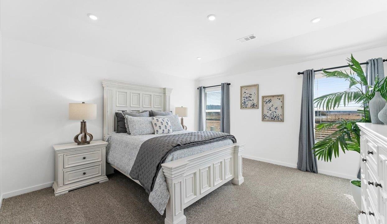 121 E Fredonia Court