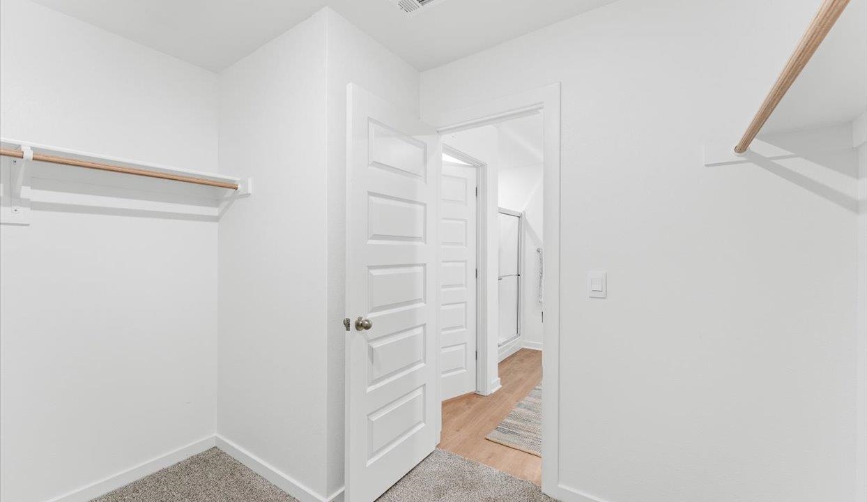 121 E Fredonia Court