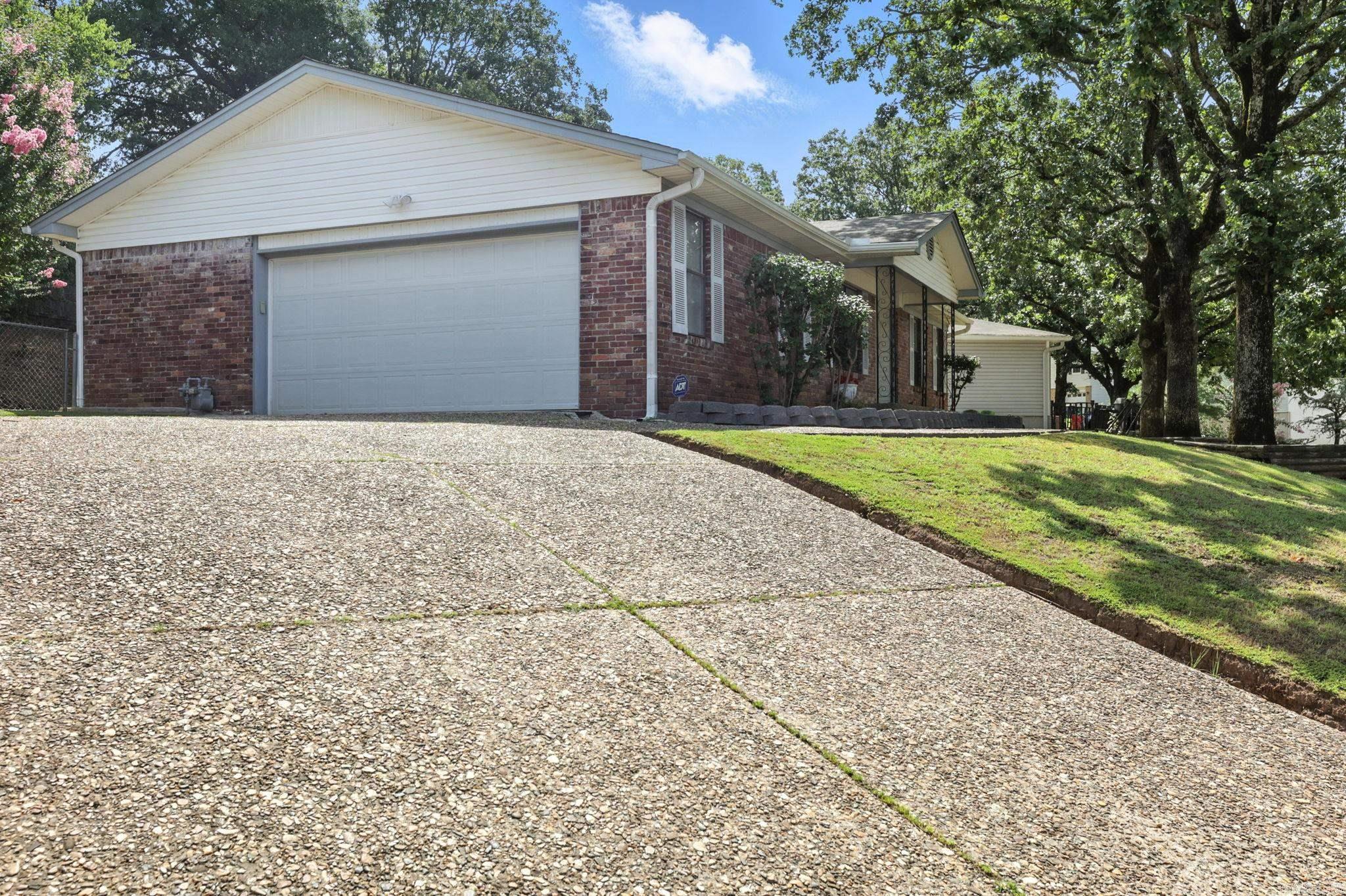 205 Windhill Dr