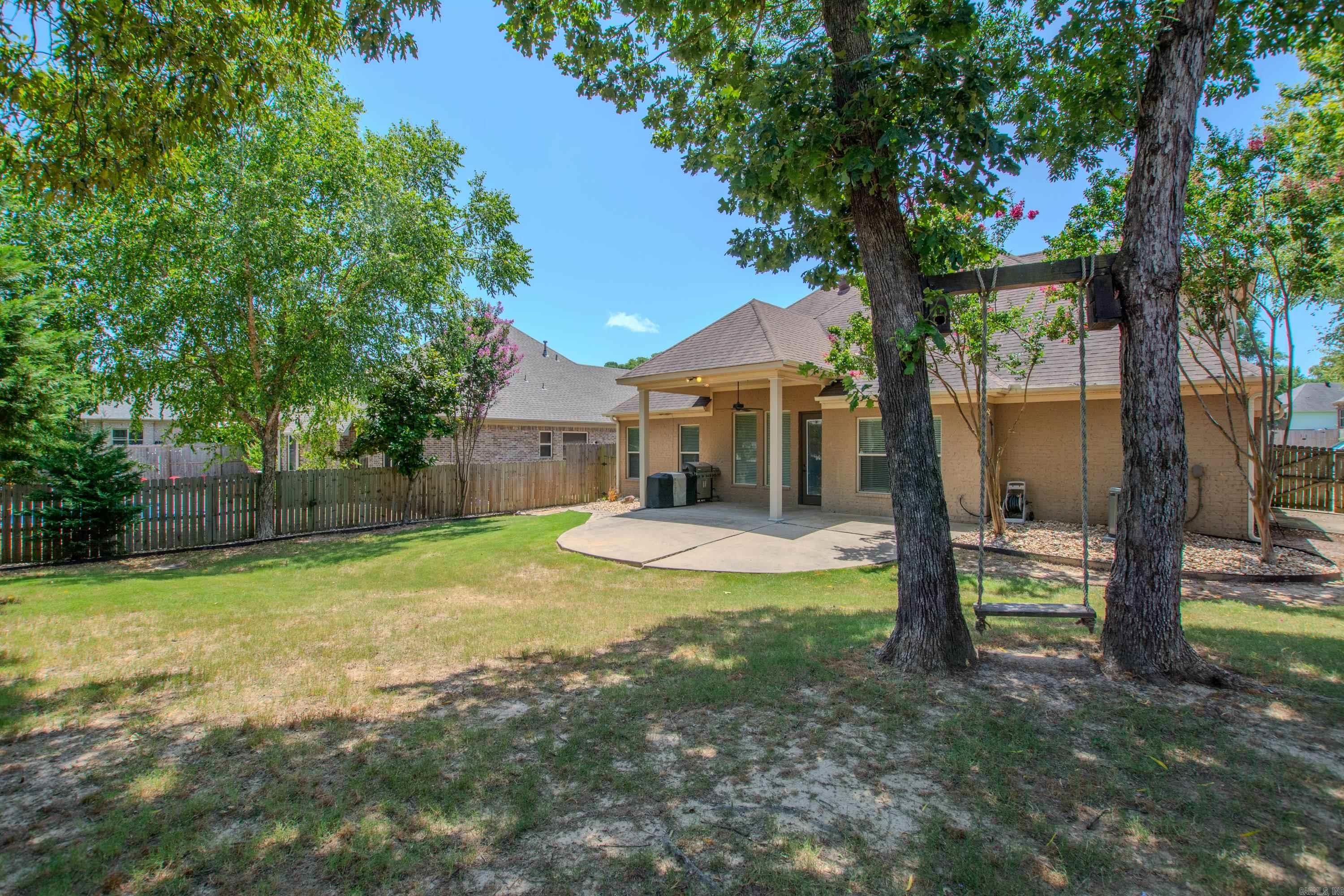 3611 Robinwood Circle