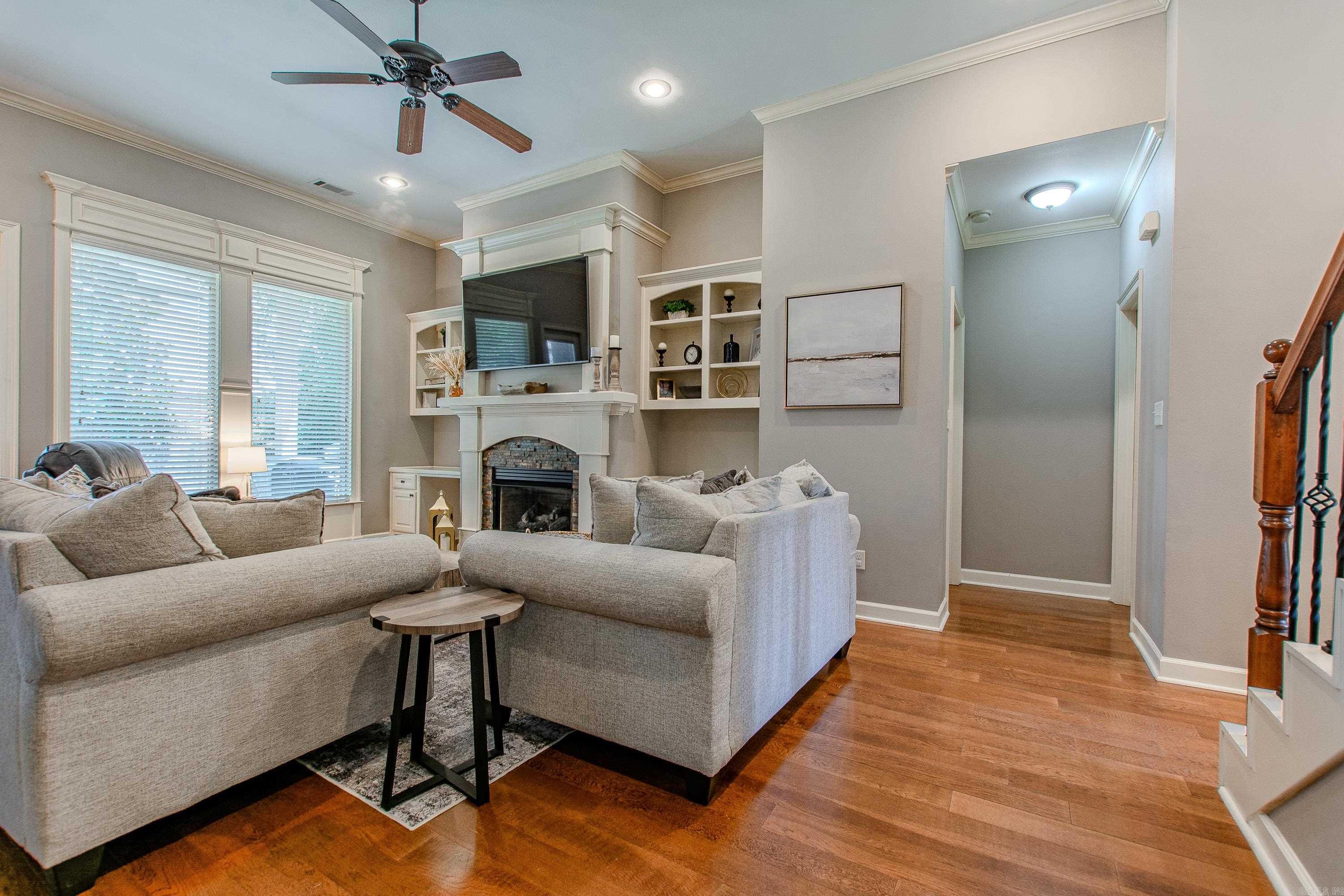 3611 Robinwood Circle