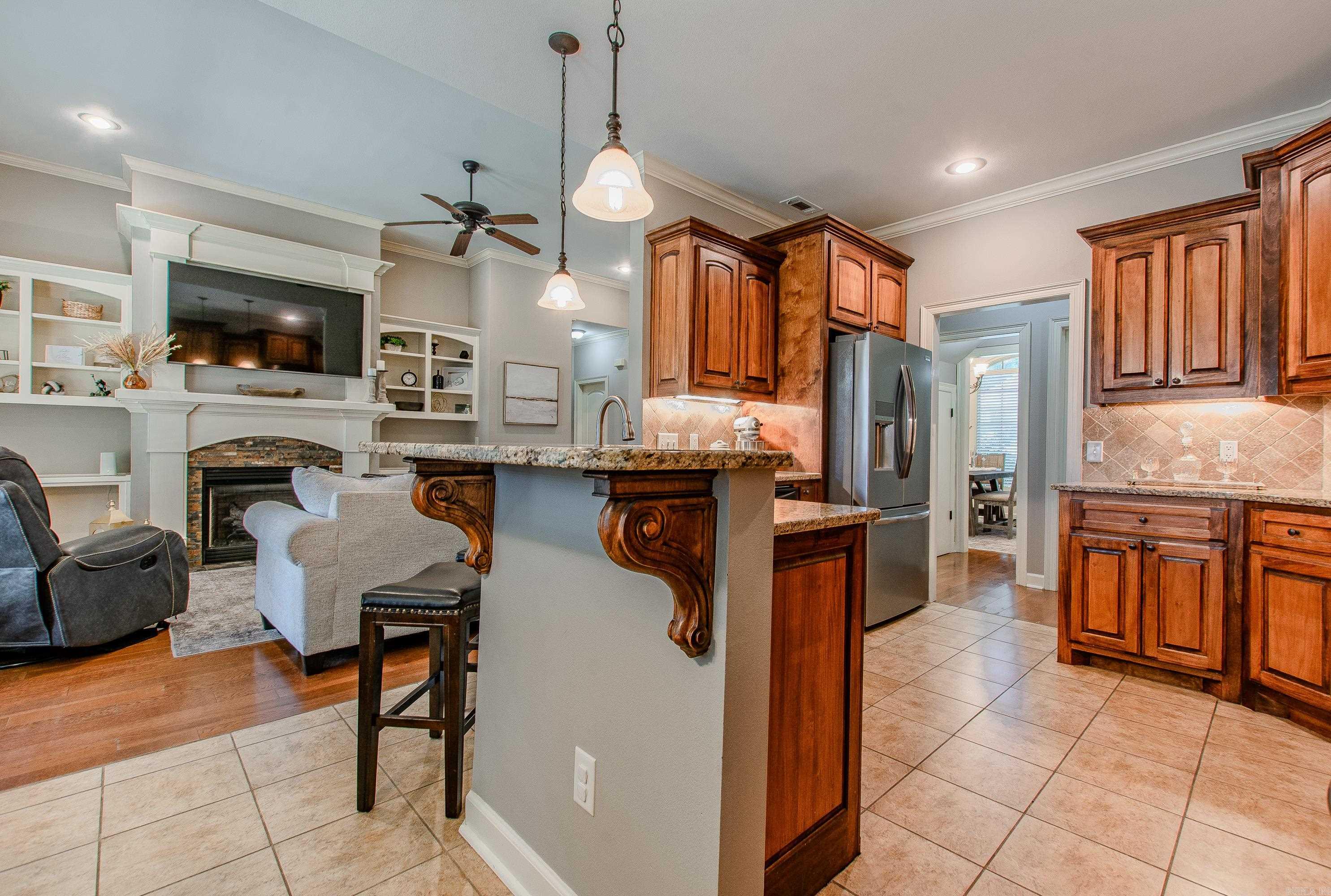 3611 Robinwood Circle