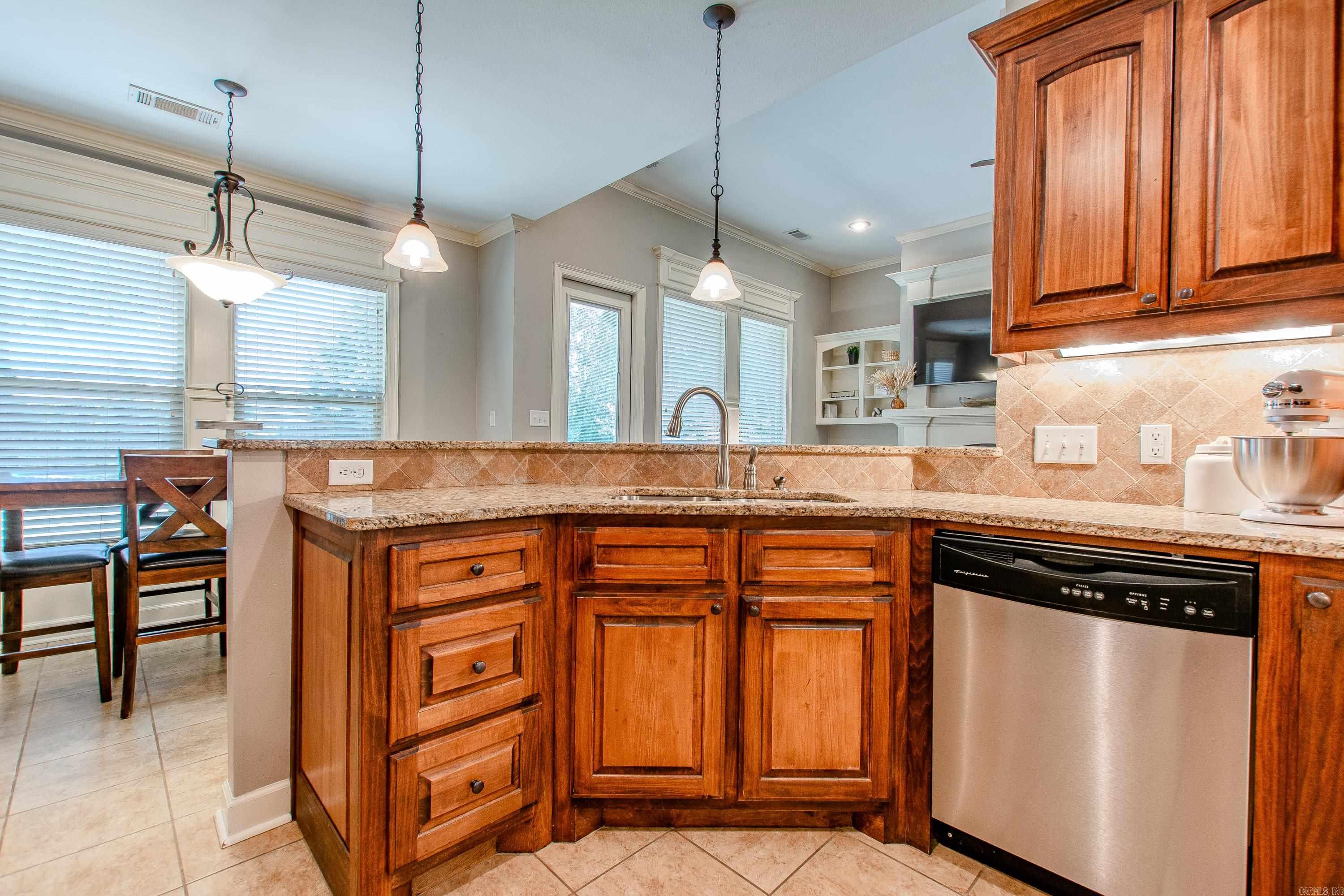 3611 Robinwood Circle