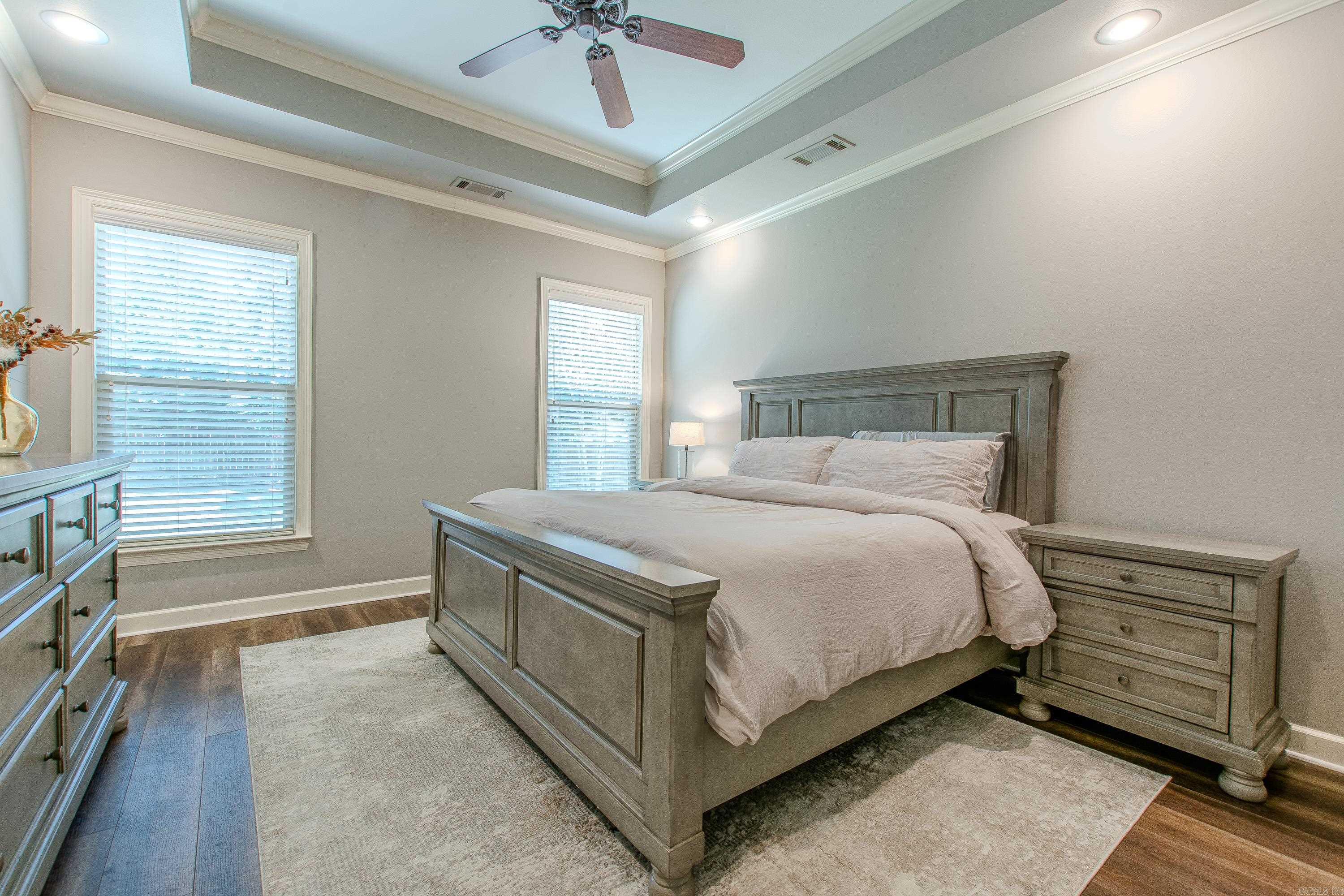 3611 Robinwood Circle