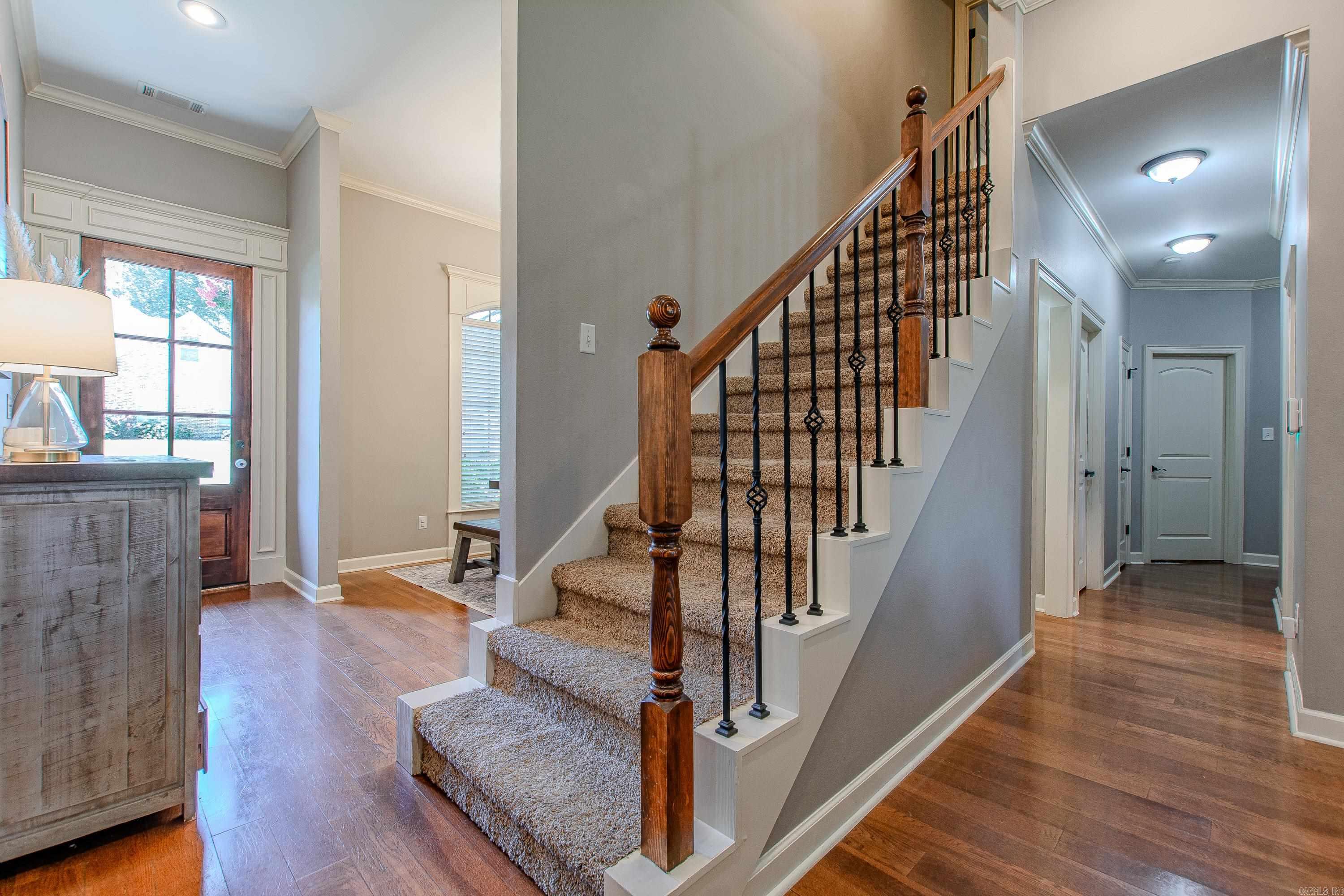 3611 Robinwood Circle