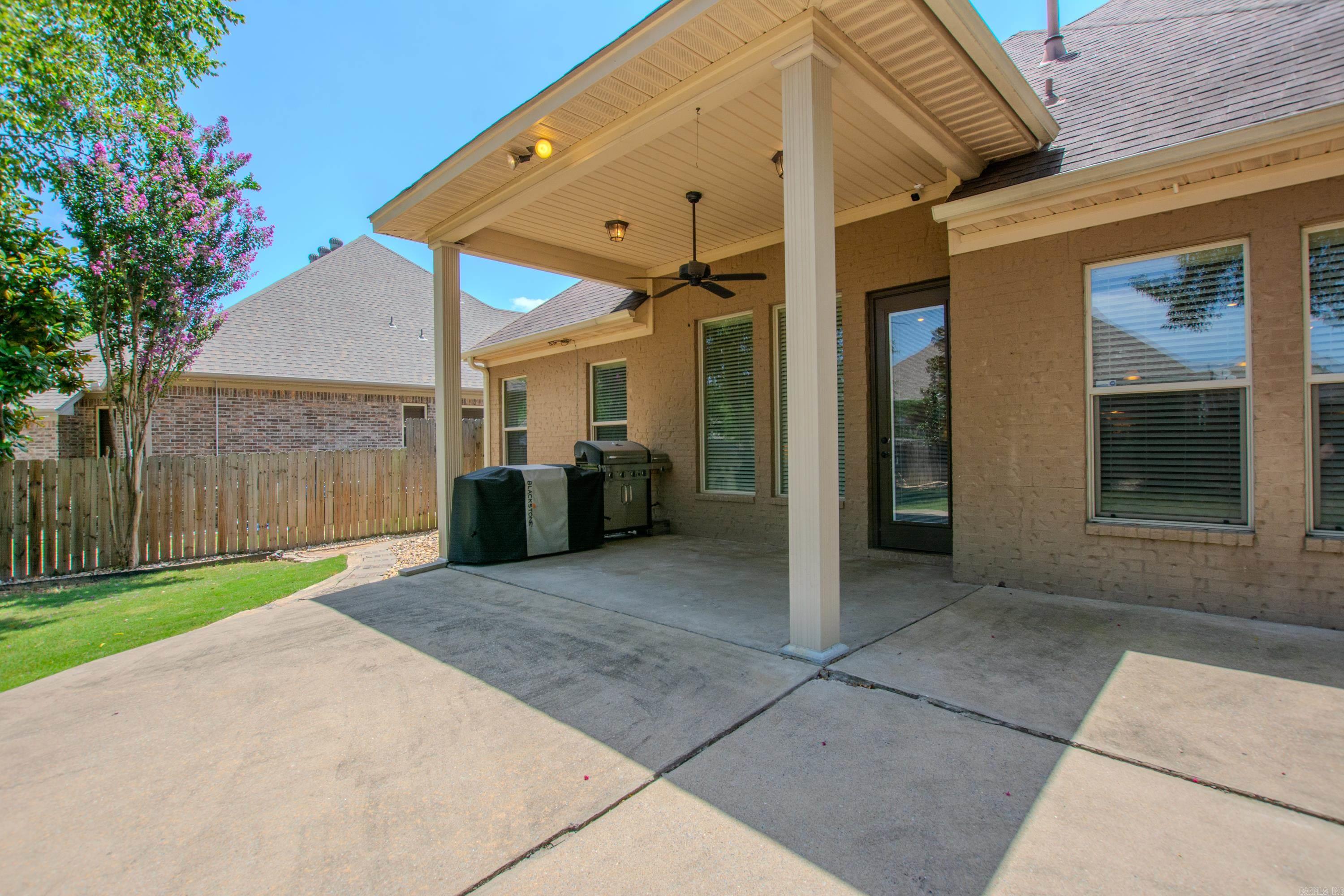 3611 Robinwood Circle