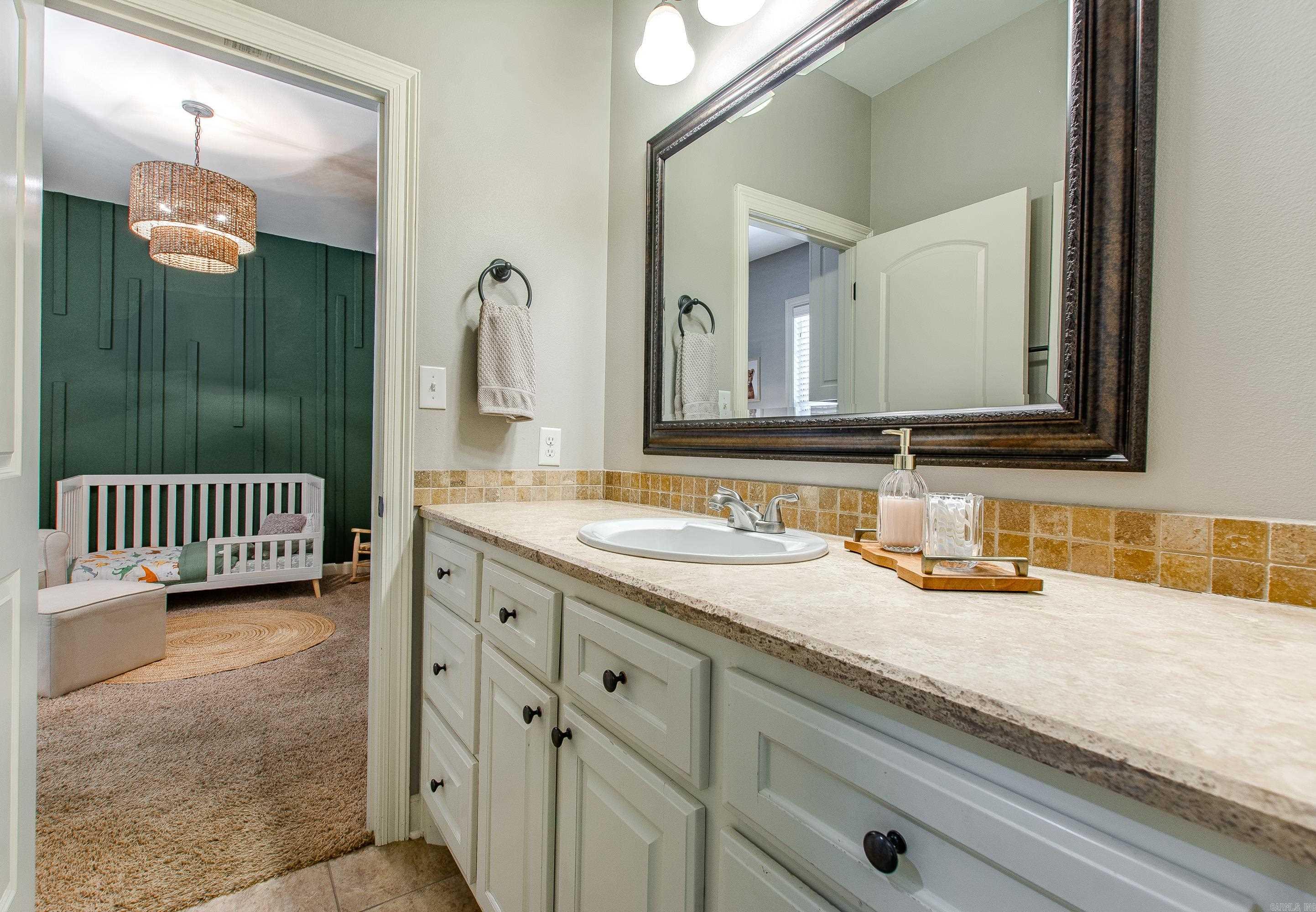 3611 Robinwood Circle