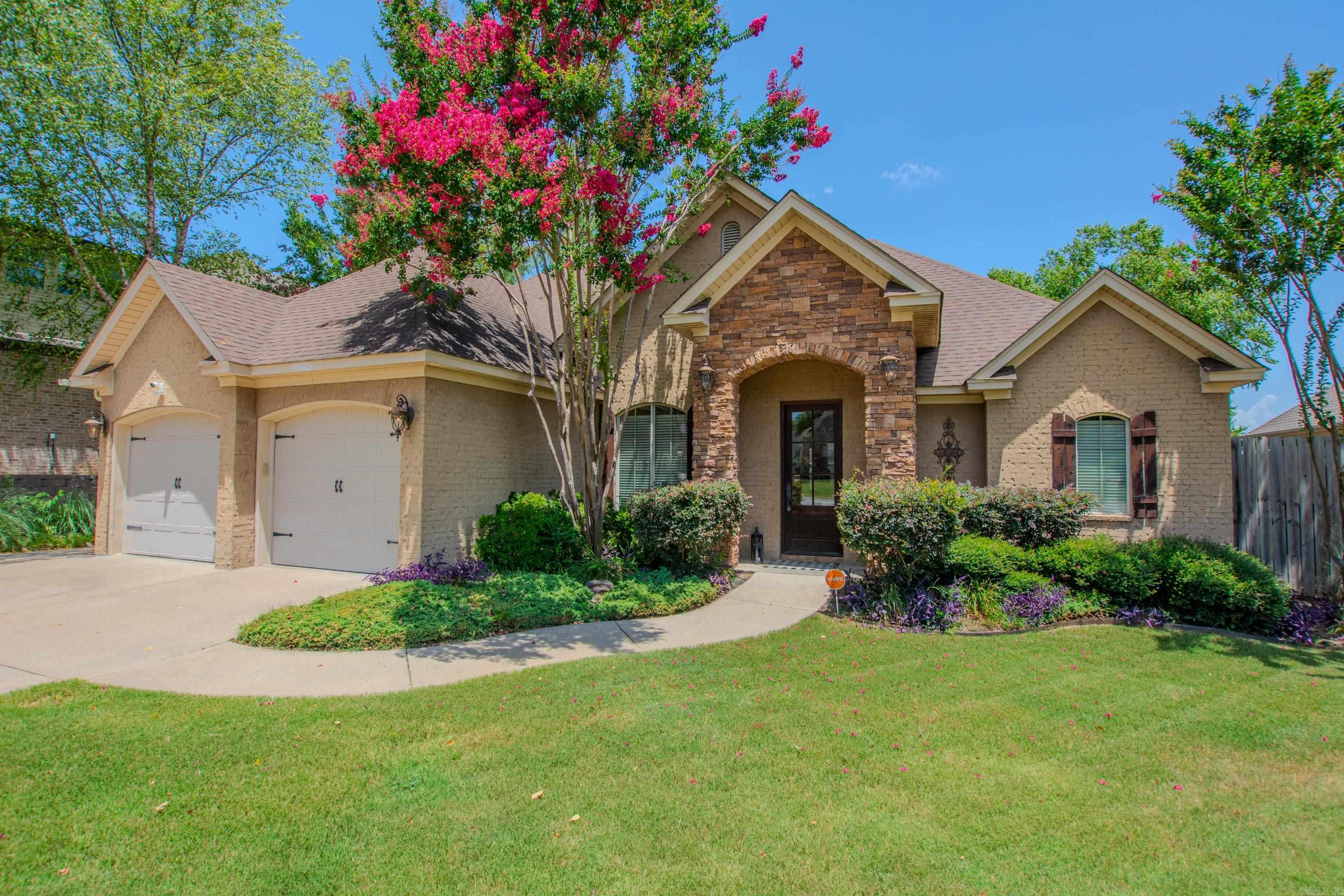 3611 Robinwood Circle