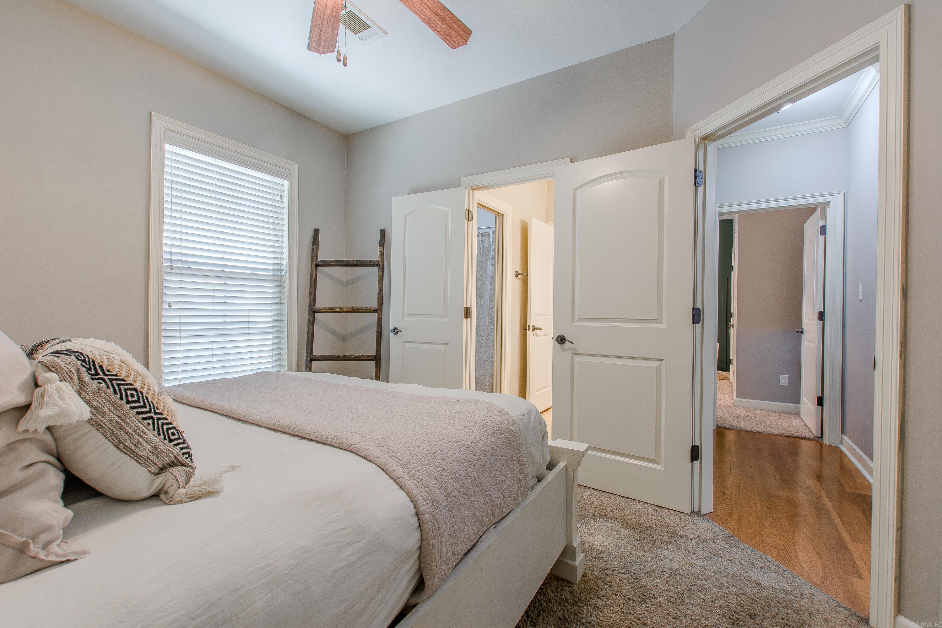 3611 Robinwood Circle