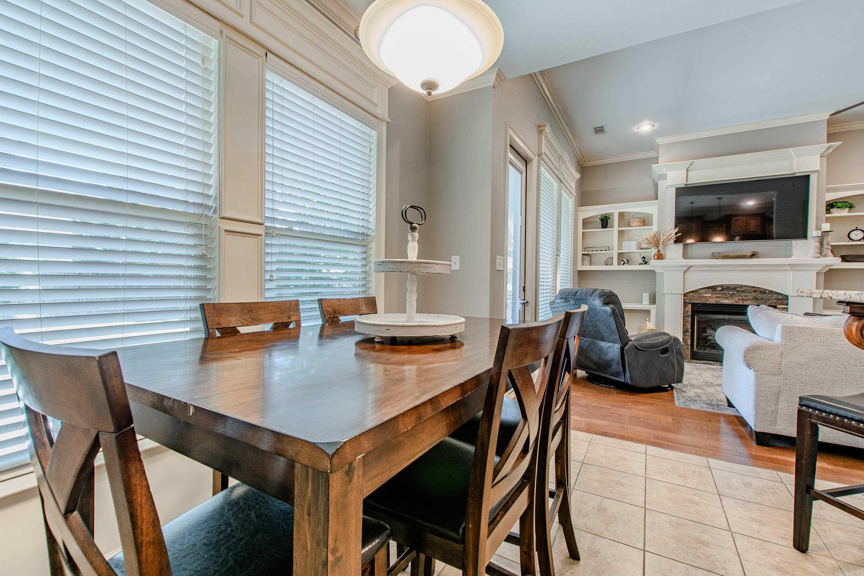 3611 Robinwood Circle