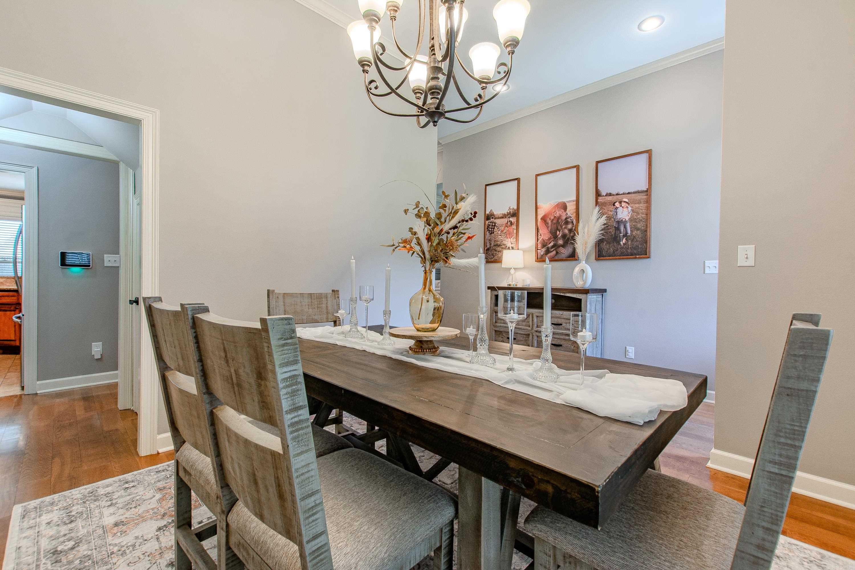 3611 Robinwood Circle