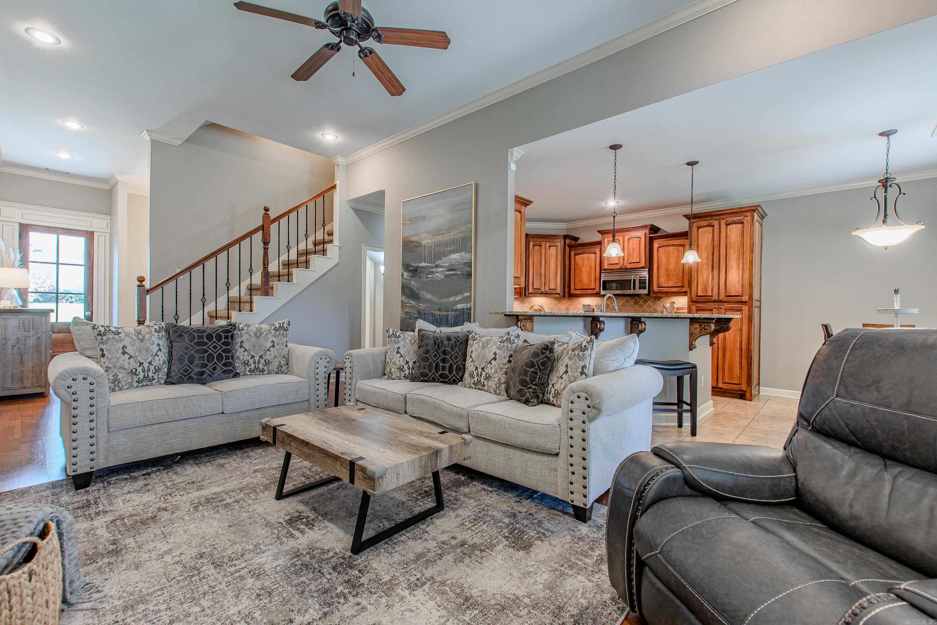 3611 Robinwood Circle