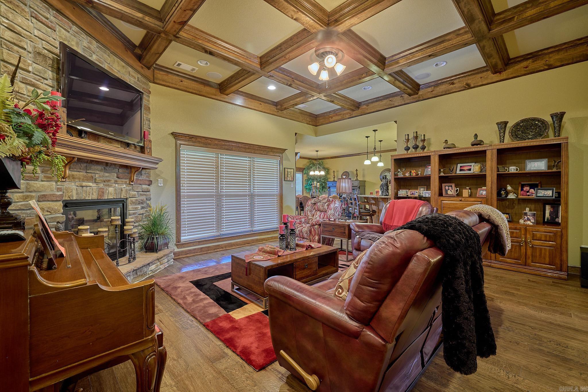 6220 Pierce Manse Loop