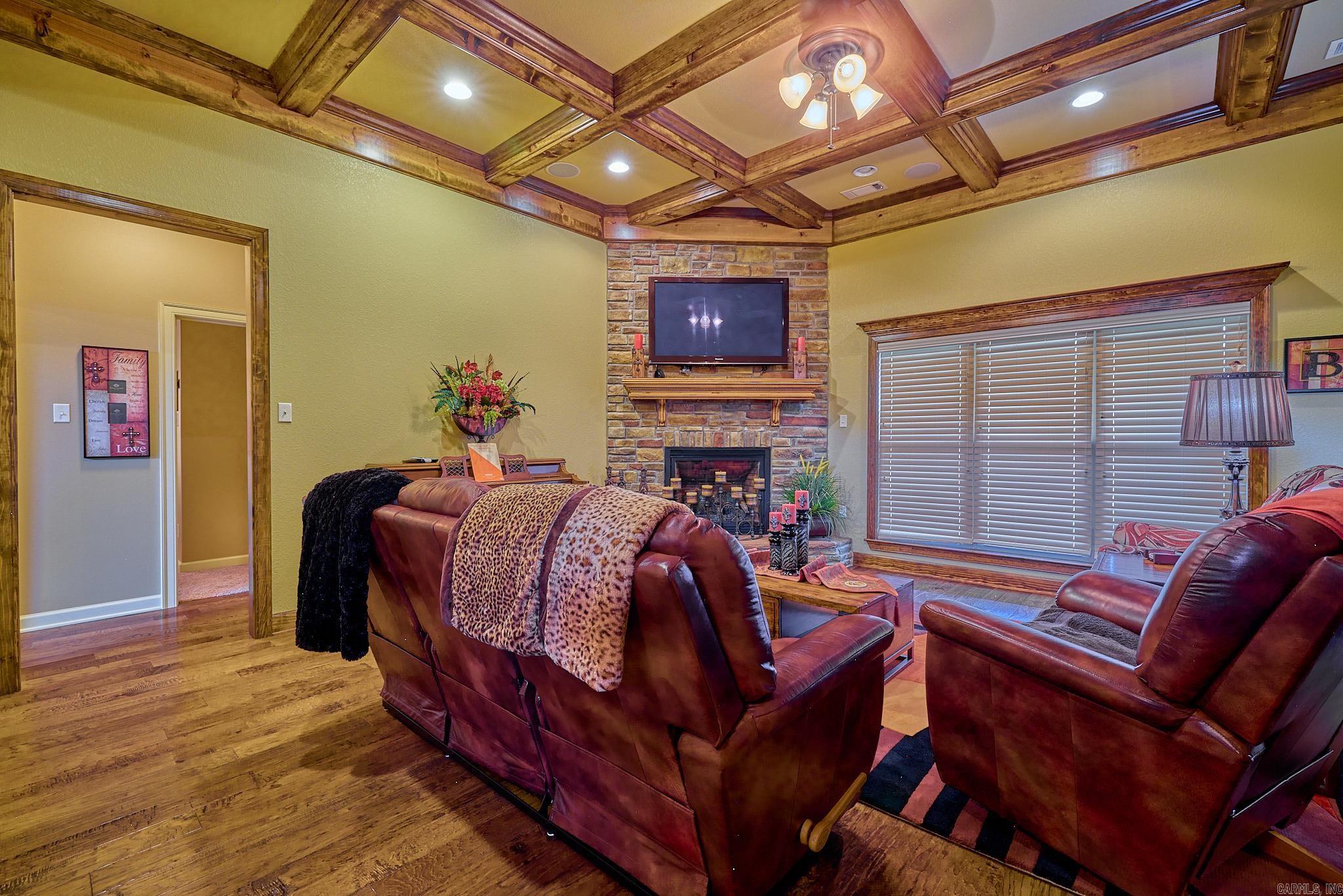 6220 Pierce Manse Loop