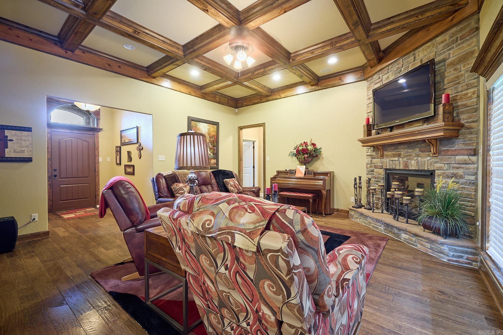 6220 Pierce Manse Loop