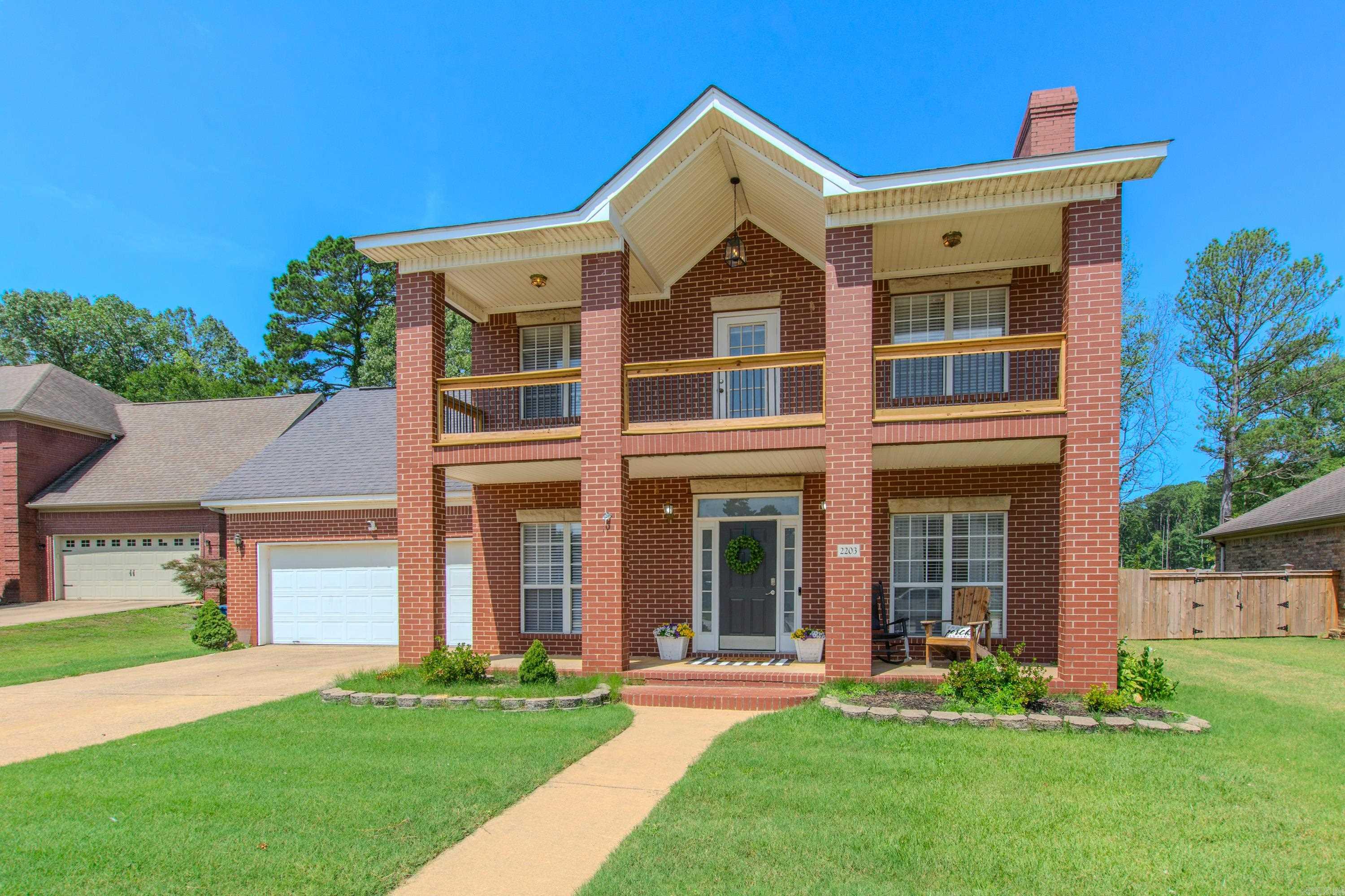 2203 Defoe Circle