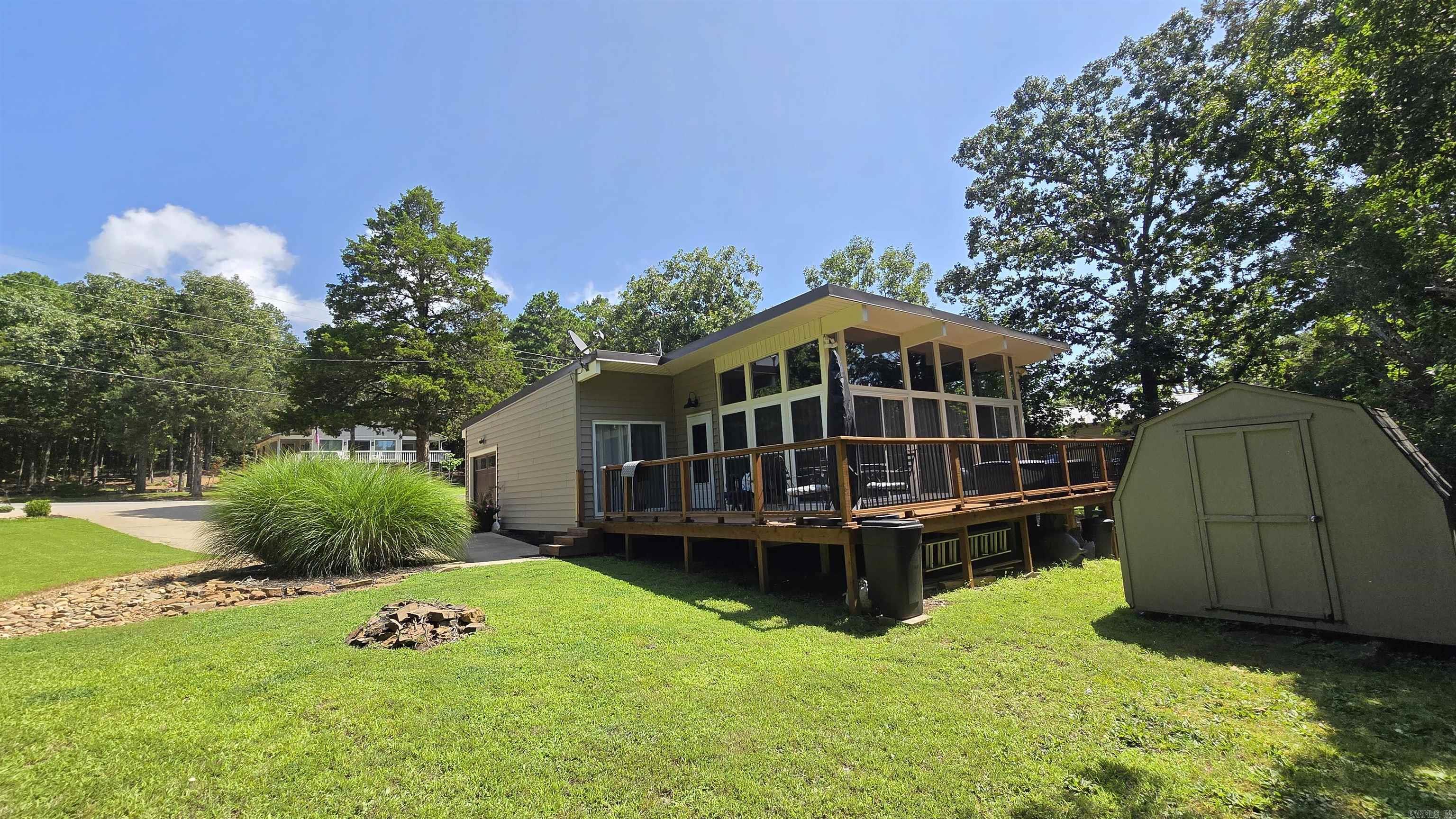 102 Tee Pee Trail Corner