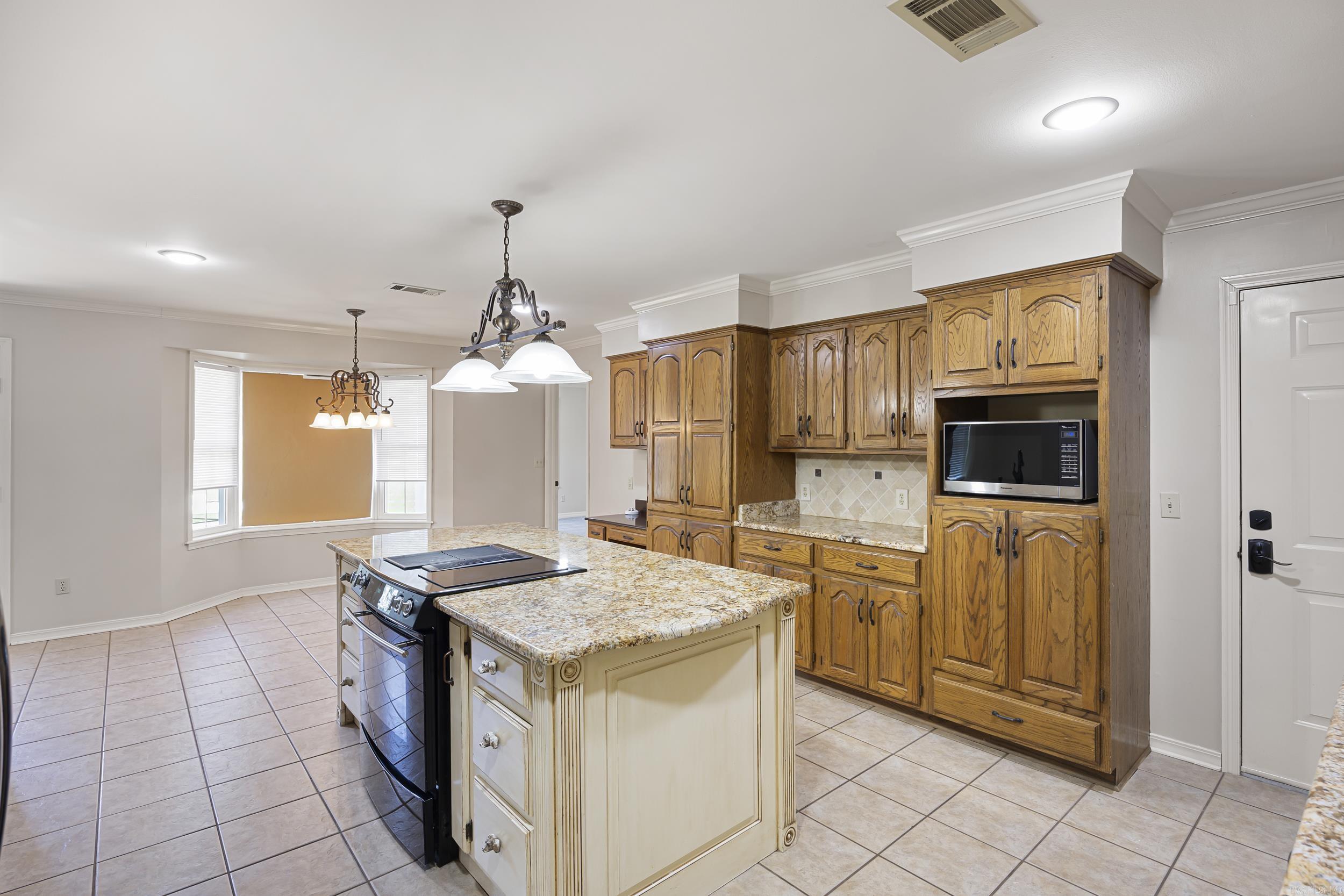 2916 Highland Dr