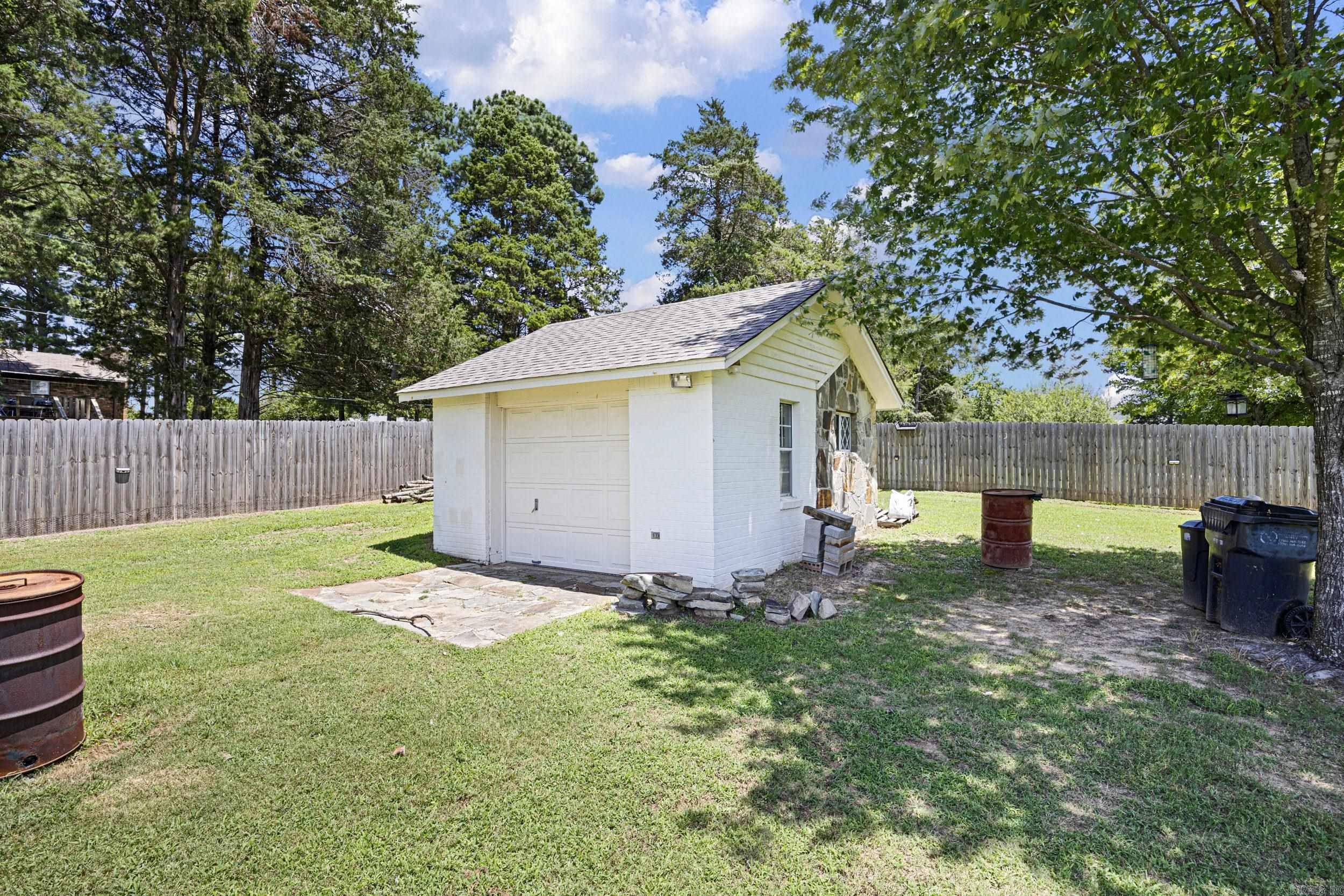2916 Highland Dr