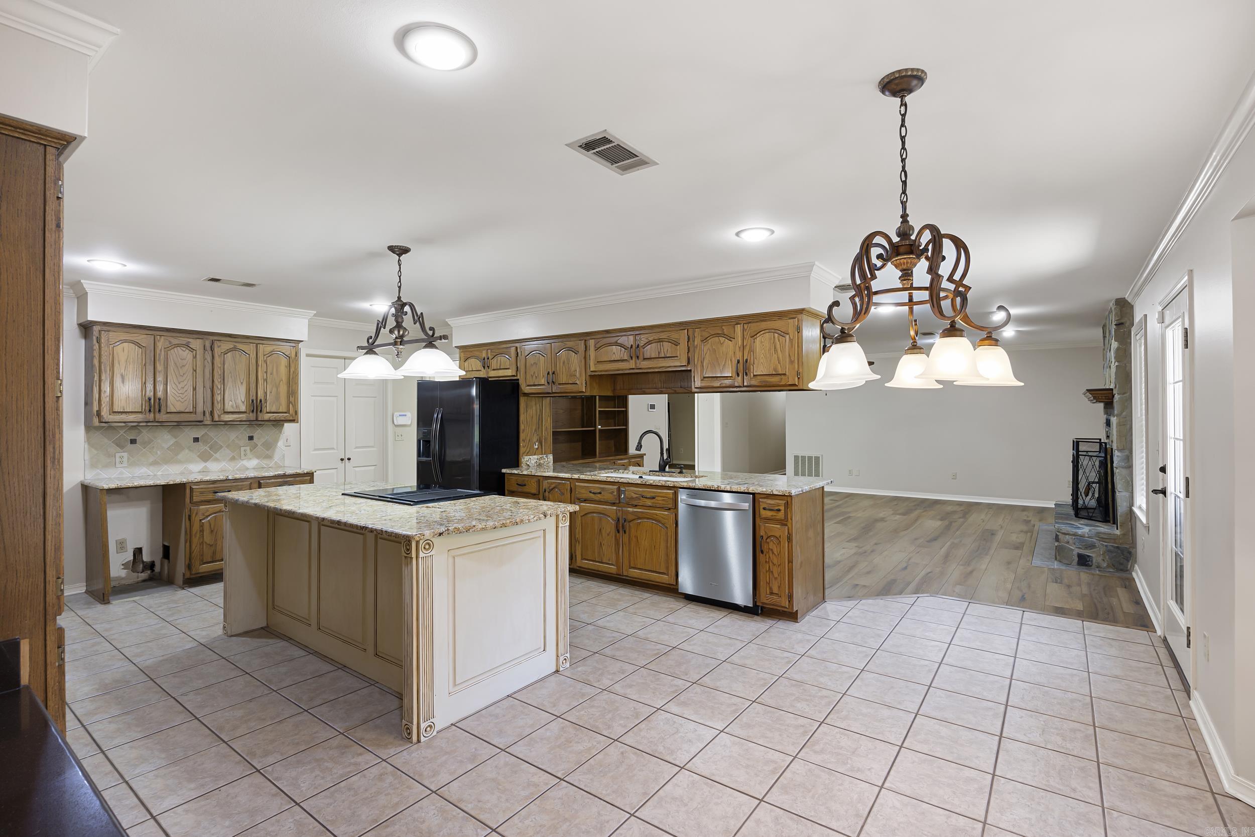2916 Highland Dr