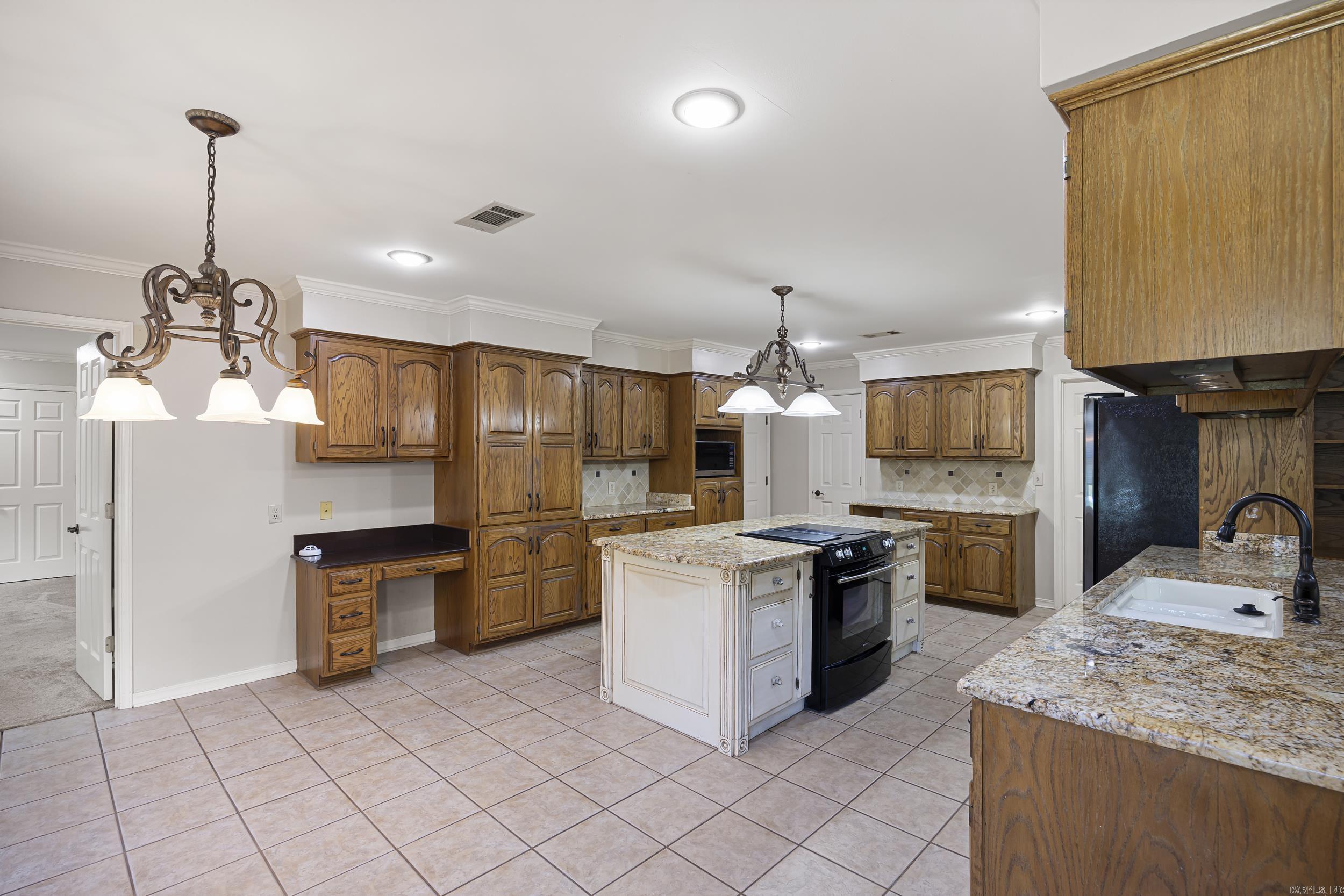 2916 Highland Dr