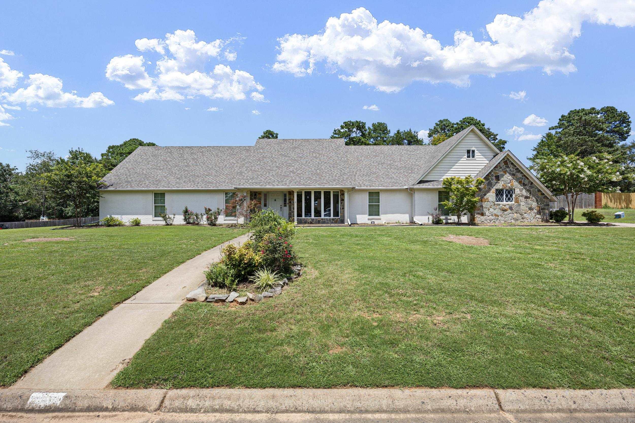 2916 Highland Dr