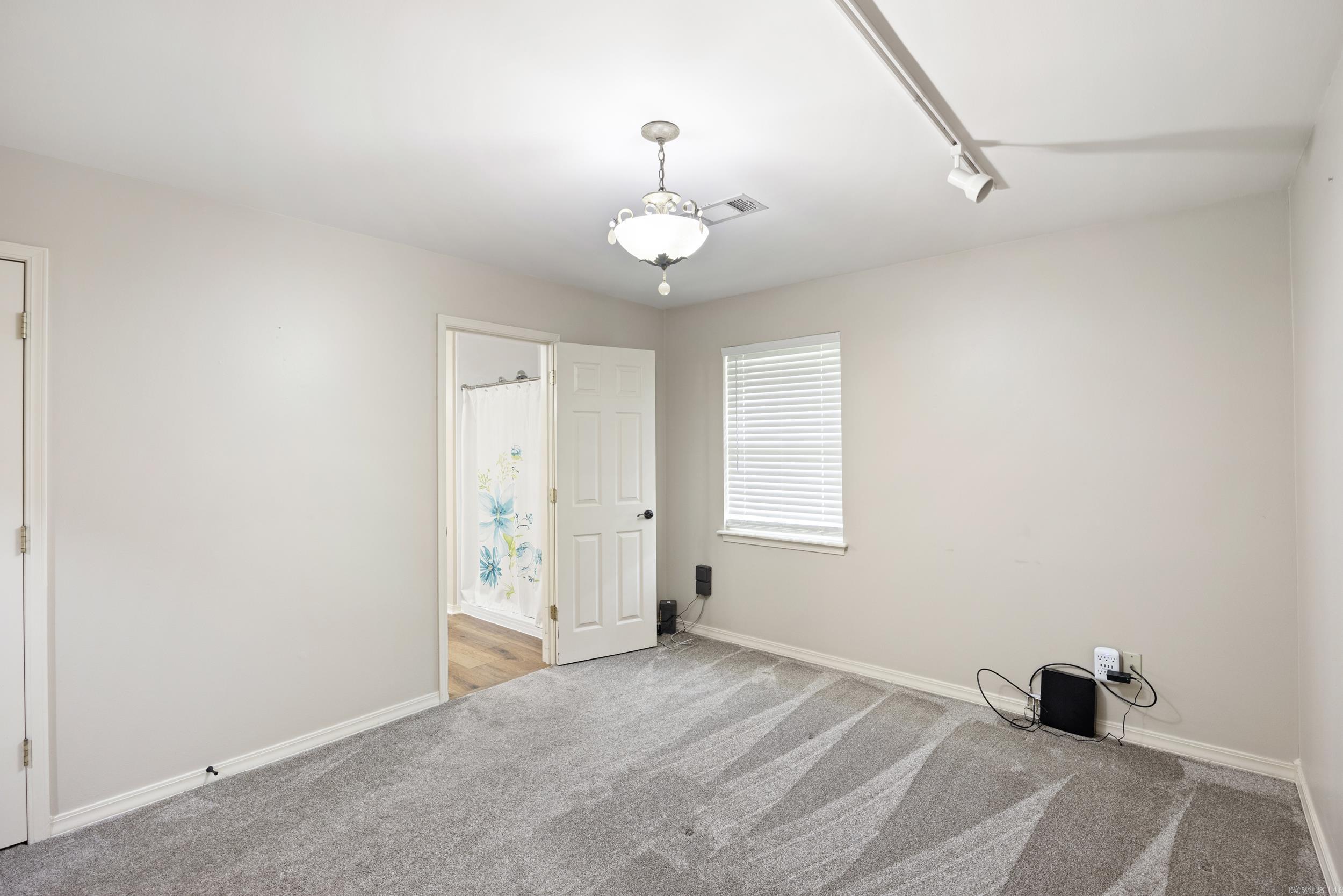 2916 Highland Dr