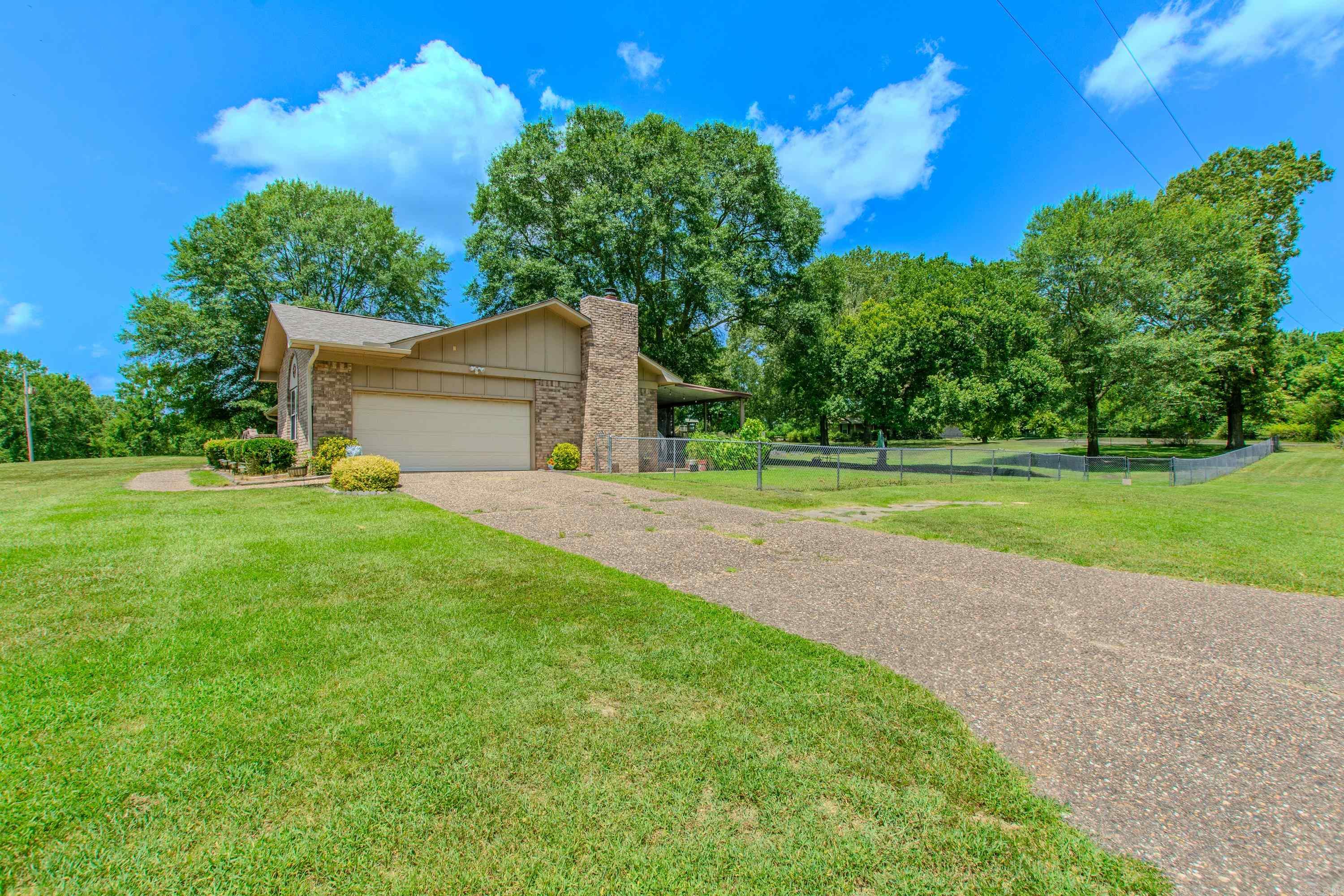 7014 Red Oak Drive