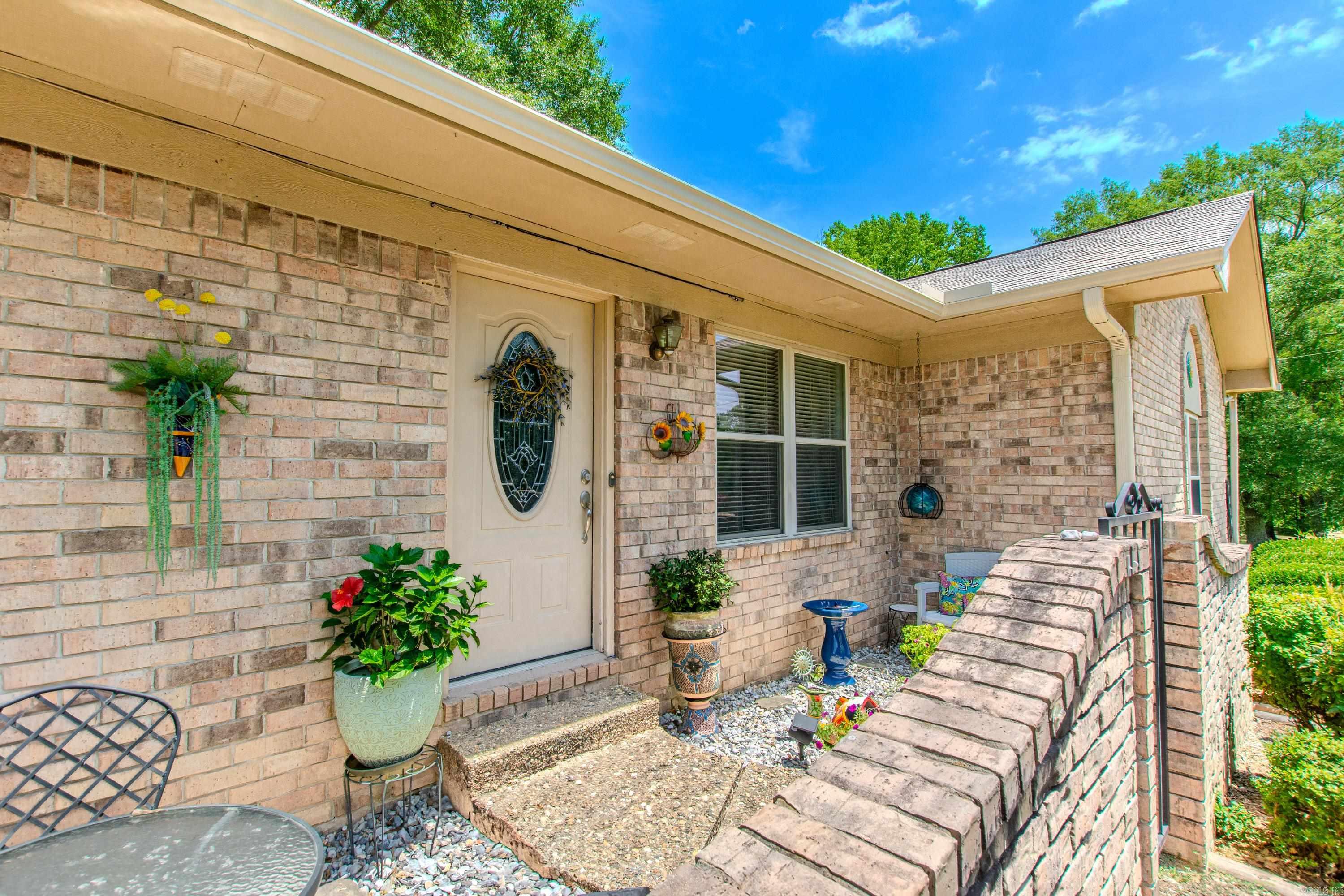 7014 Red Oak Drive