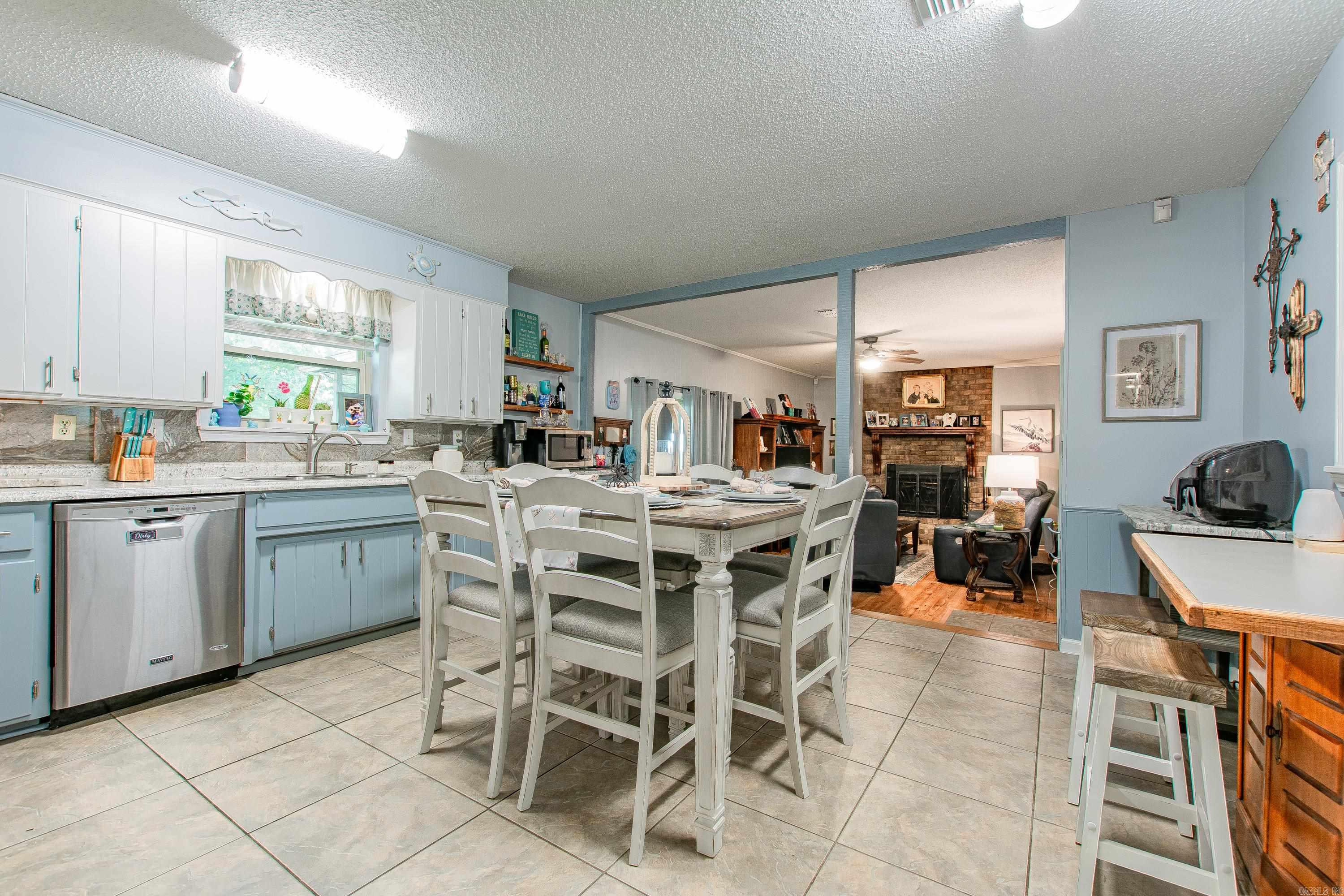 7014 Red Oak Drive