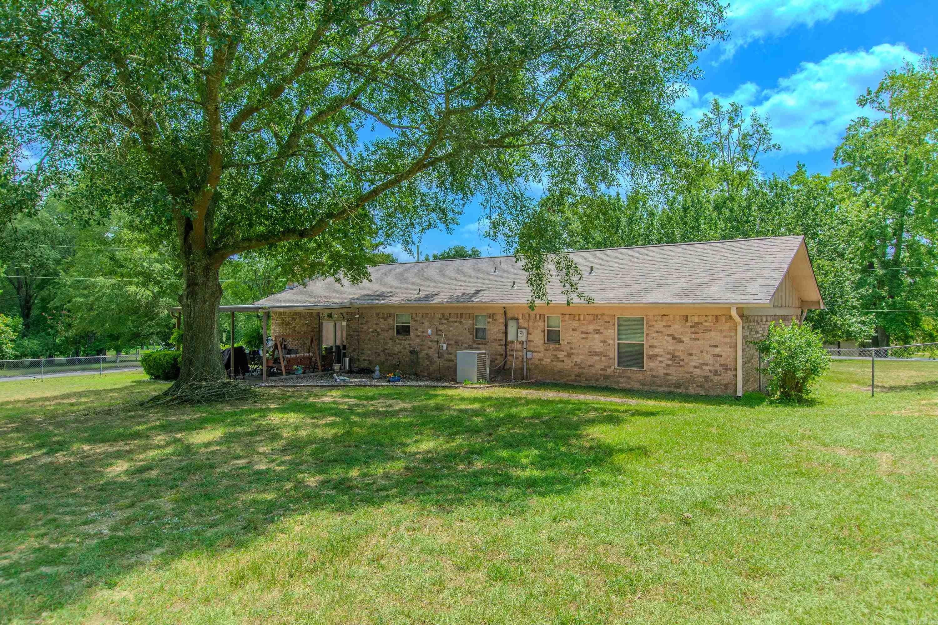 7014 Red Oak Drive