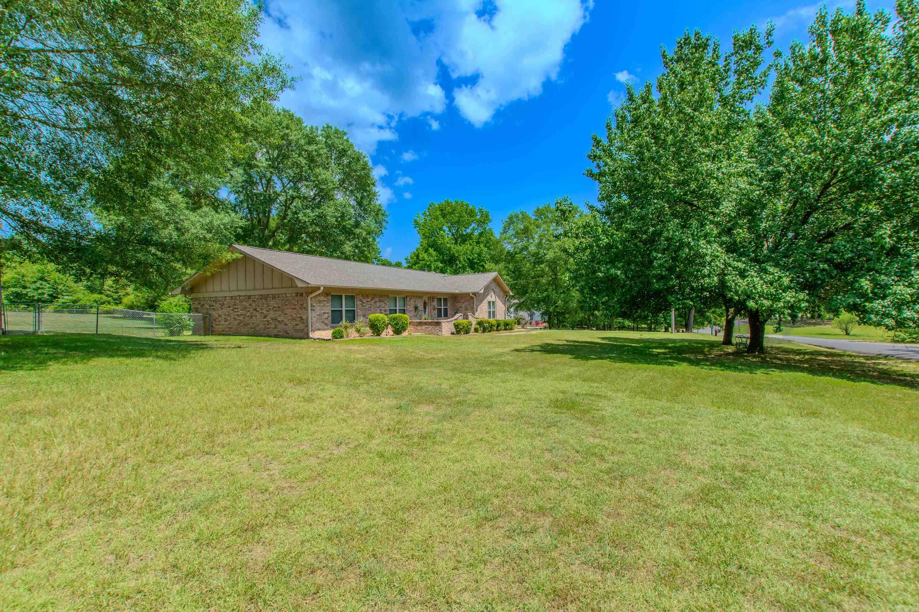 7014 Red Oak Drive