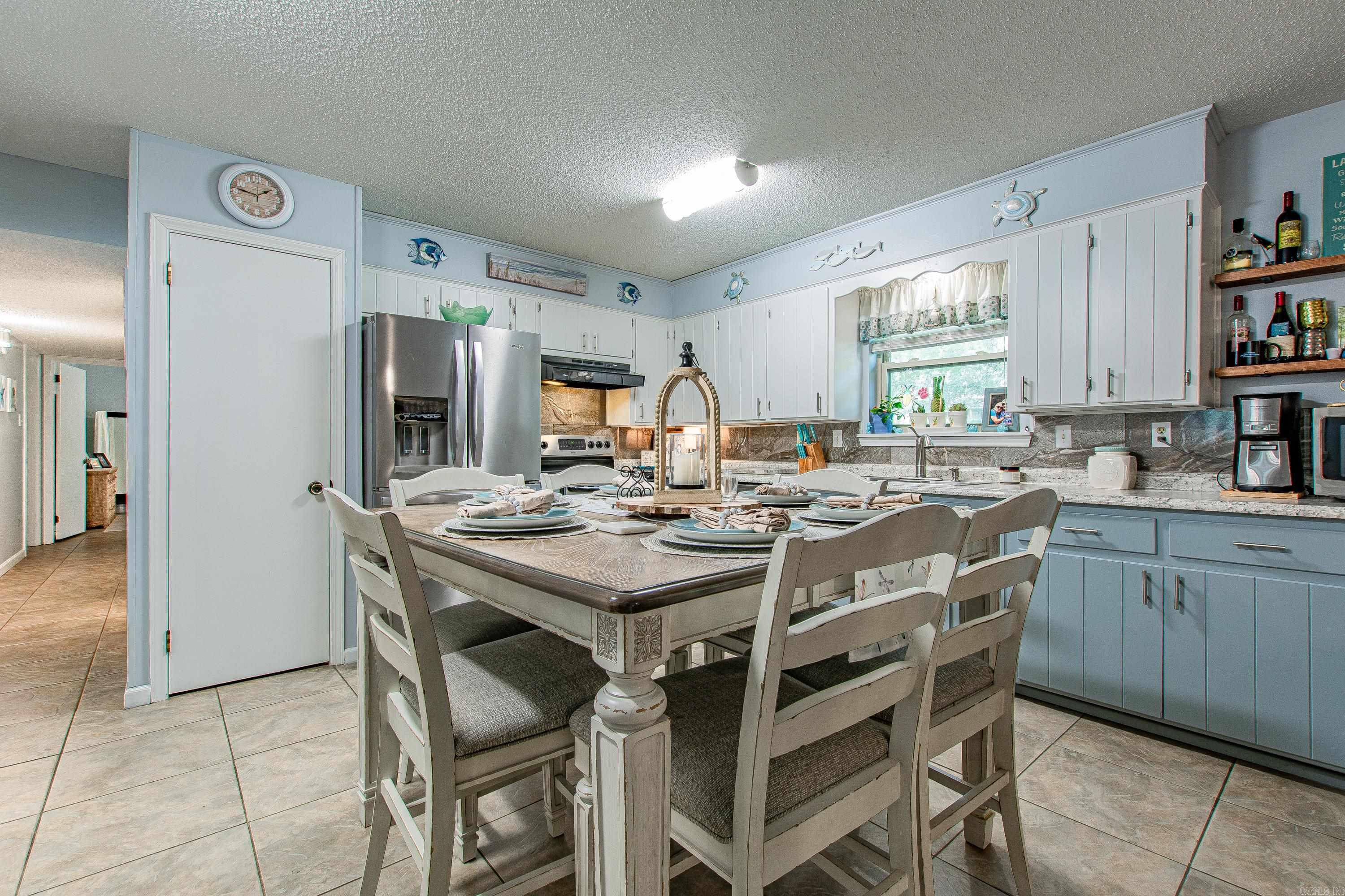7014 Red Oak Drive