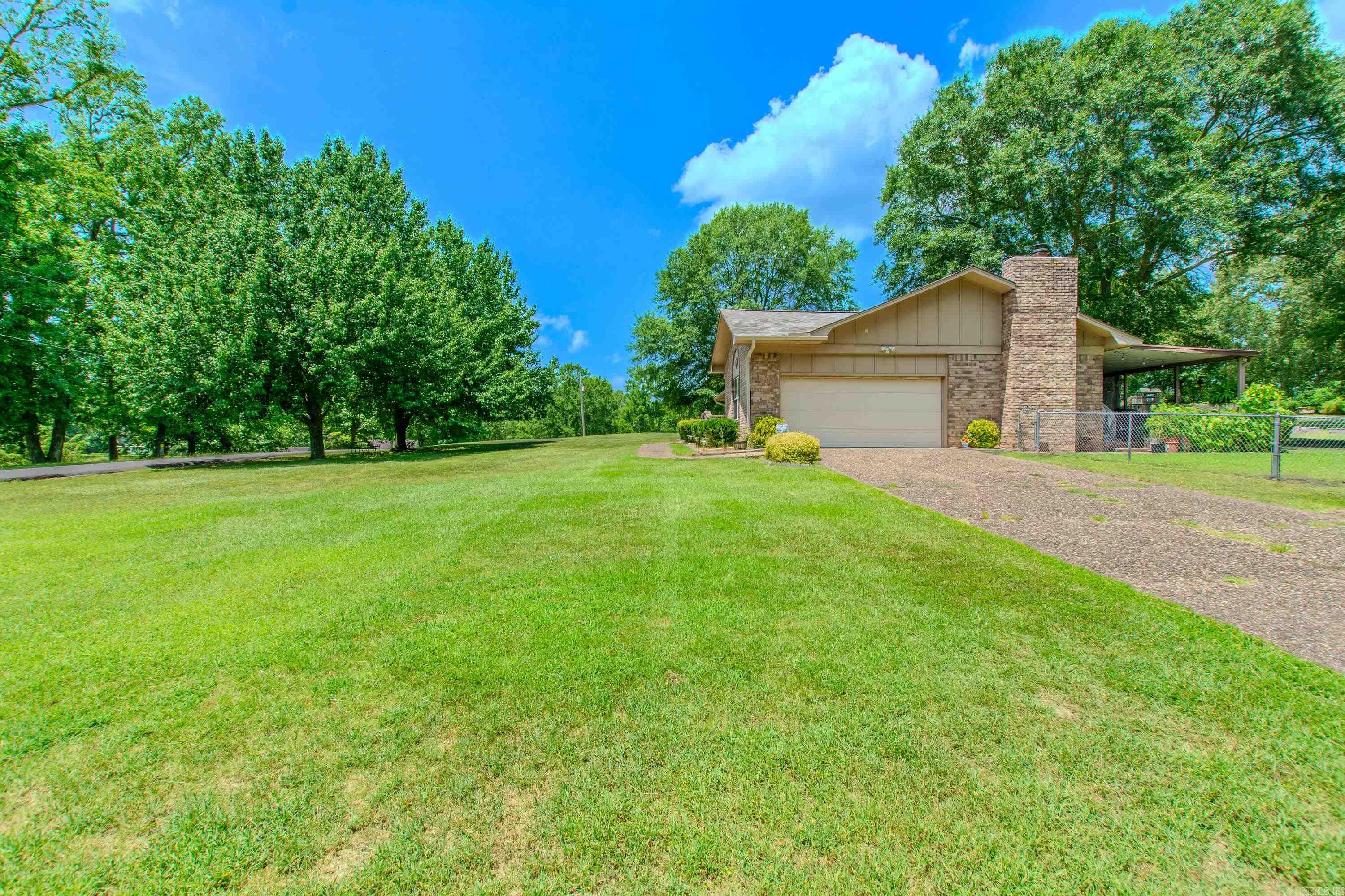 7014 Red Oak Drive